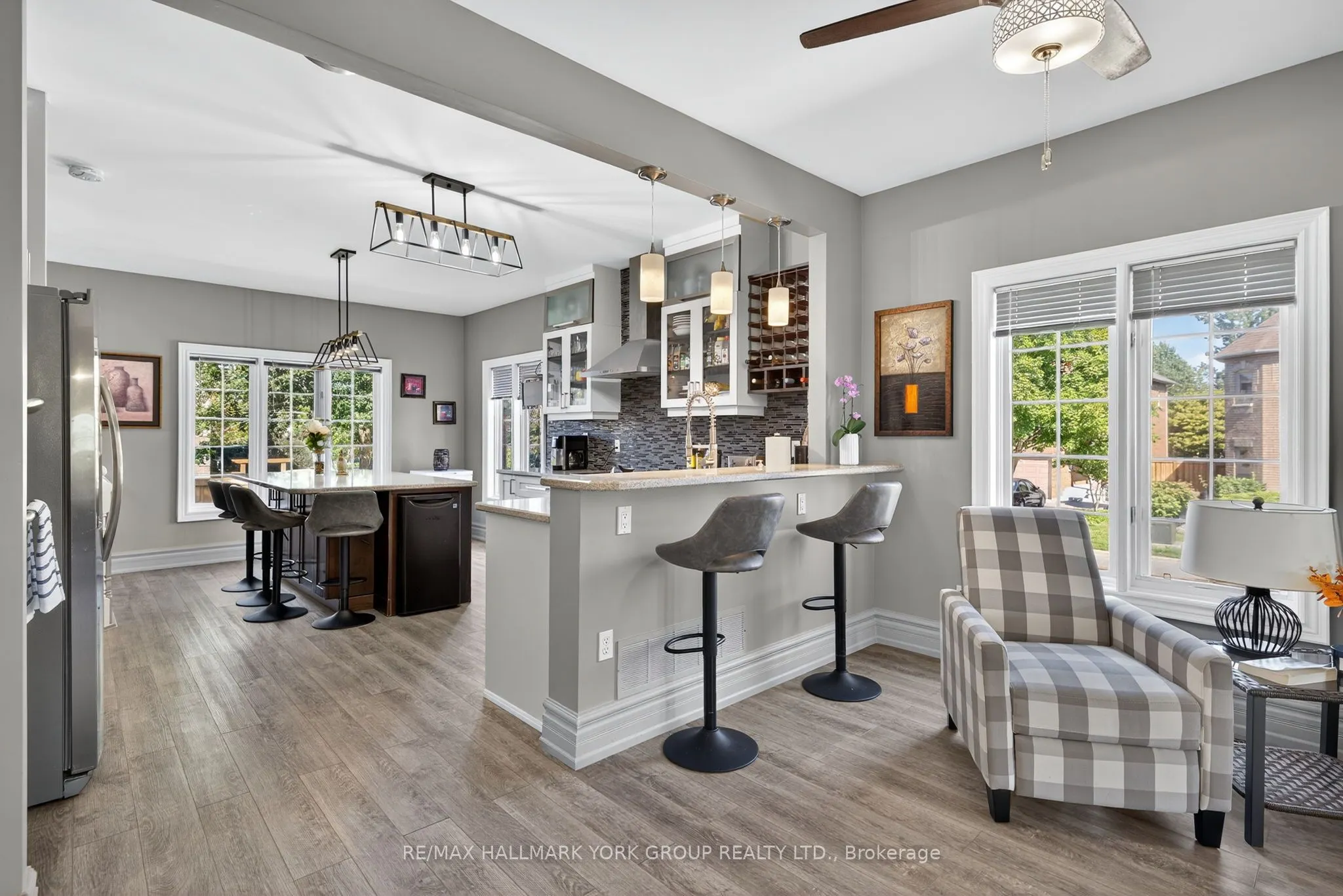 2 Hadley Court