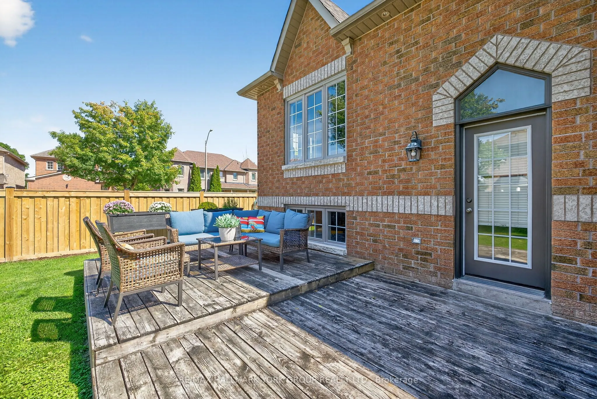 2 Hadley Court
