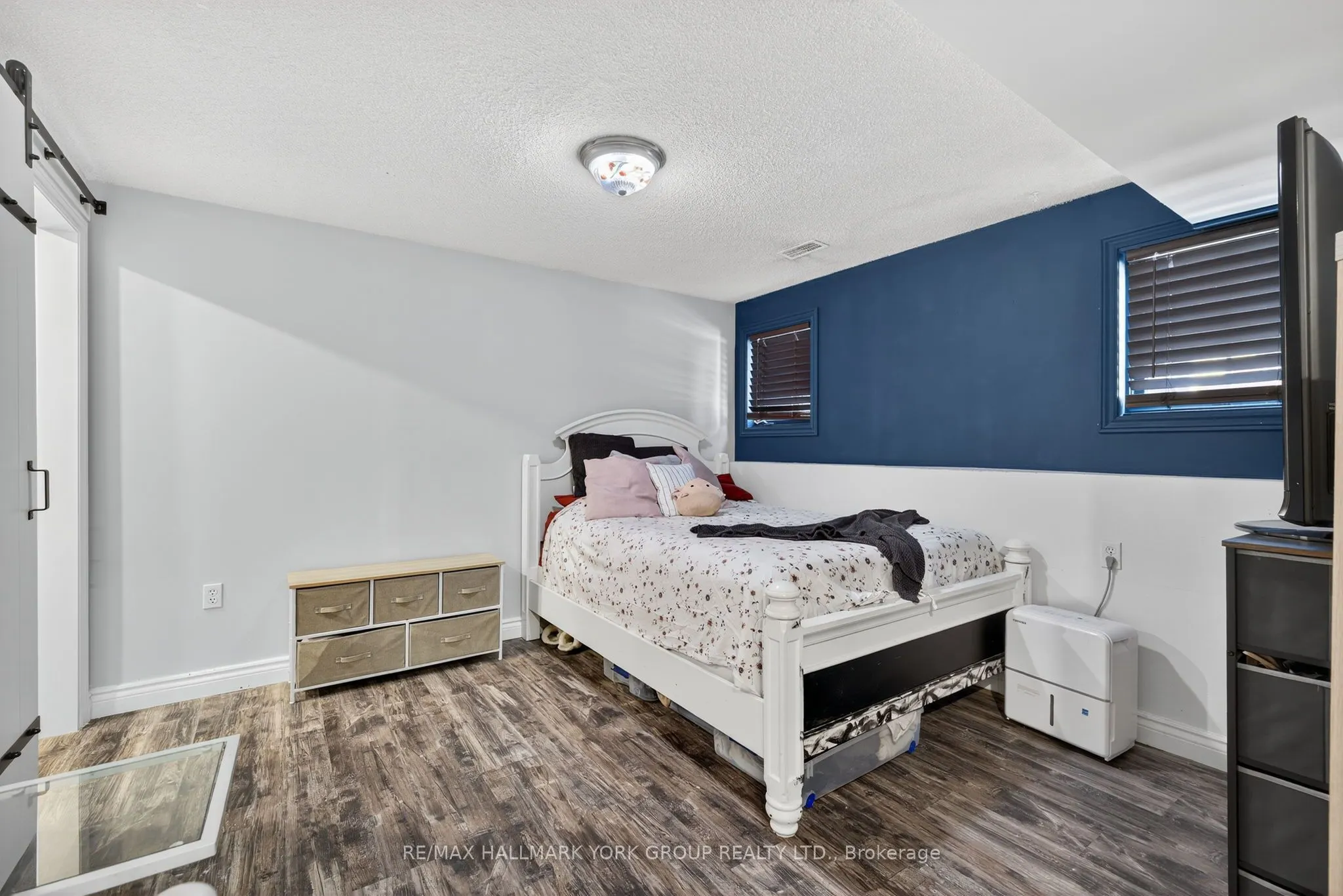 2 Hadley Court