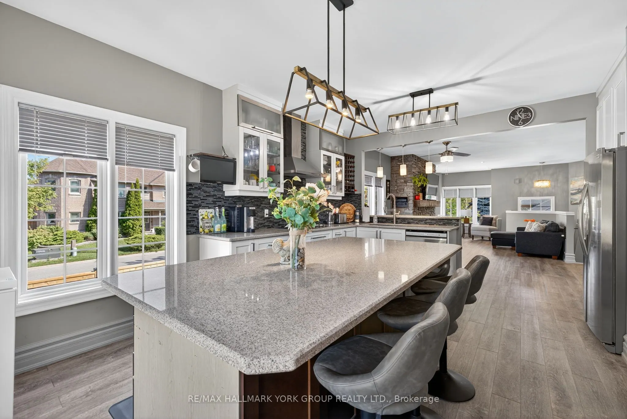 2 Hadley Court