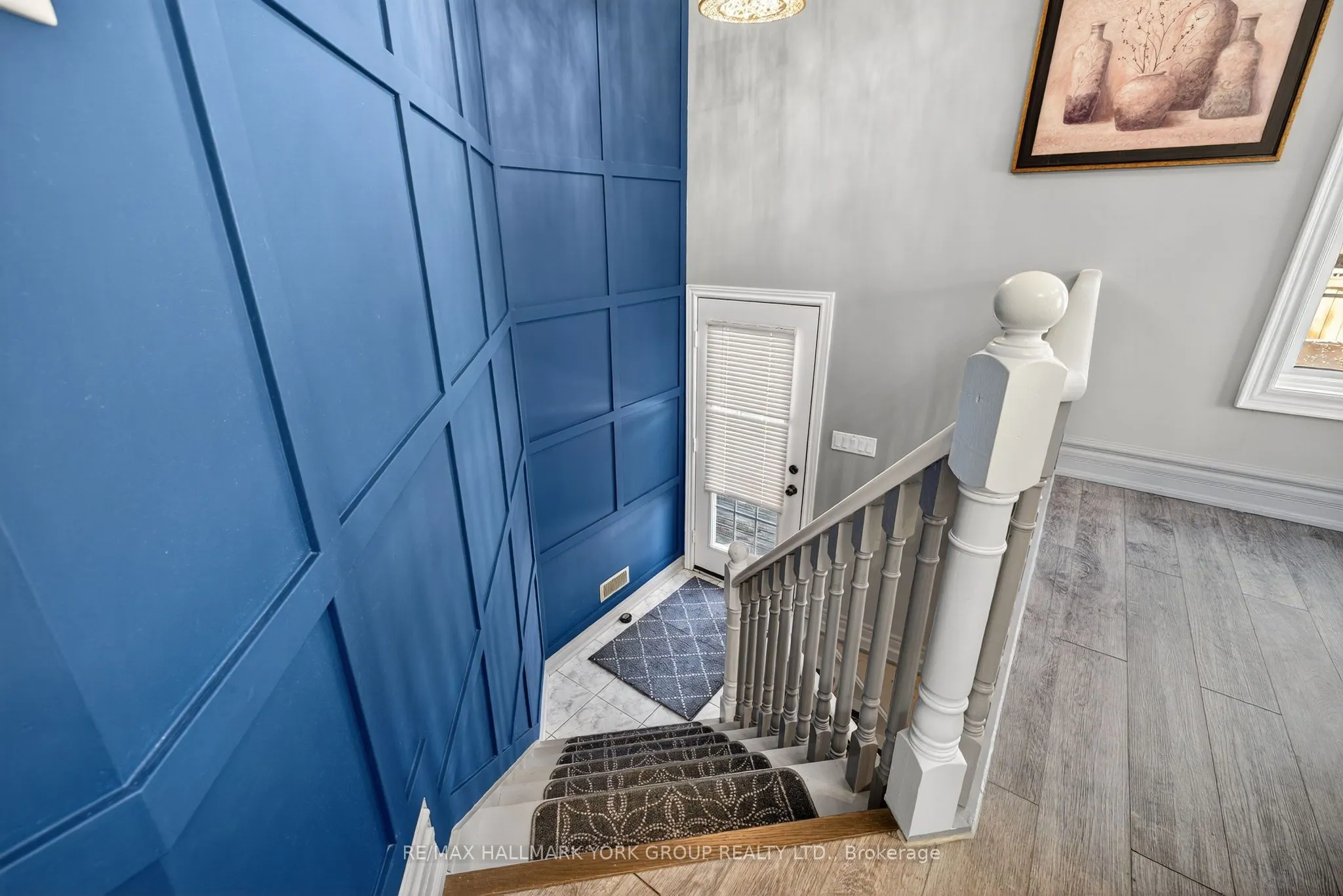 2 Hadley Court