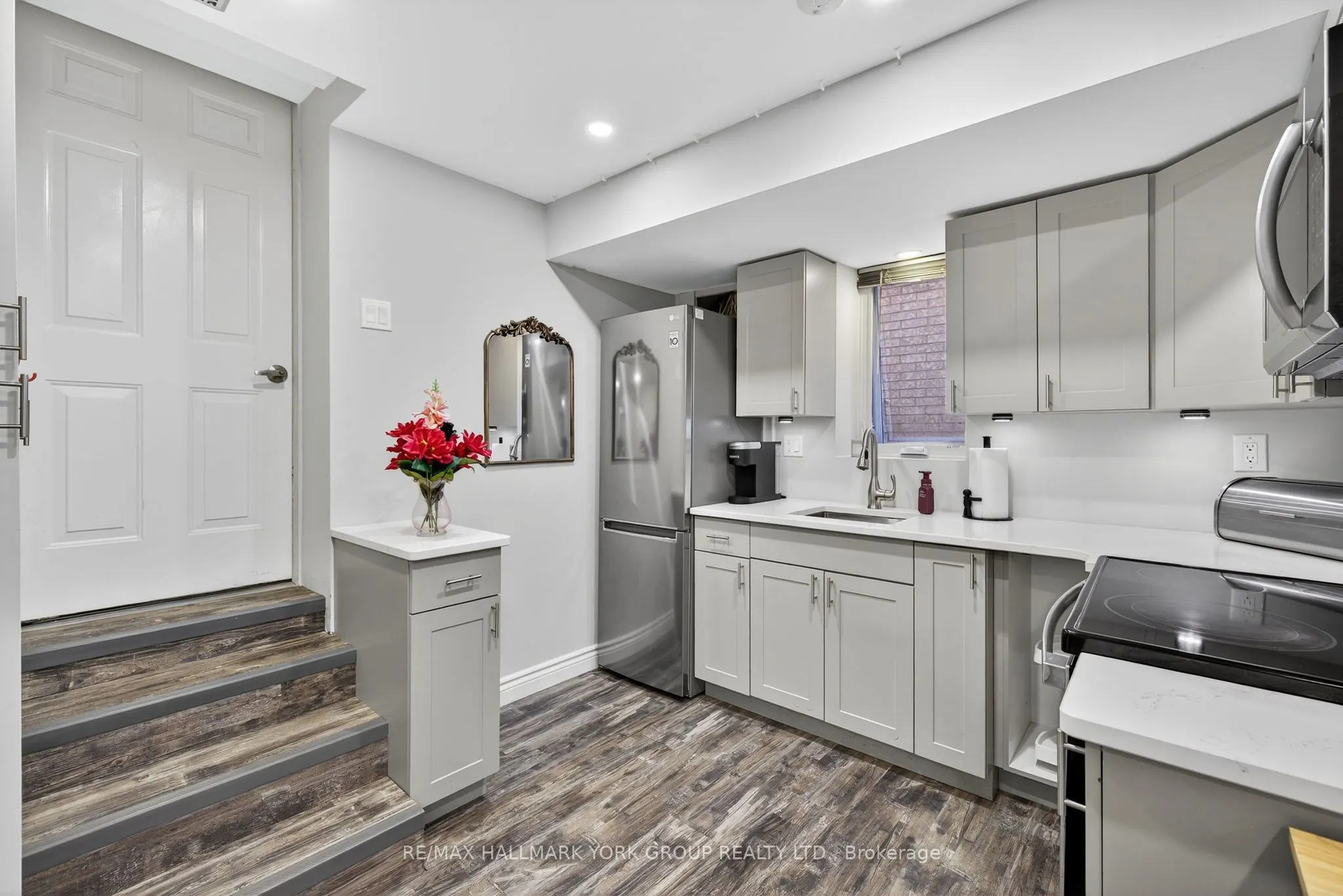 2 Hadley Court