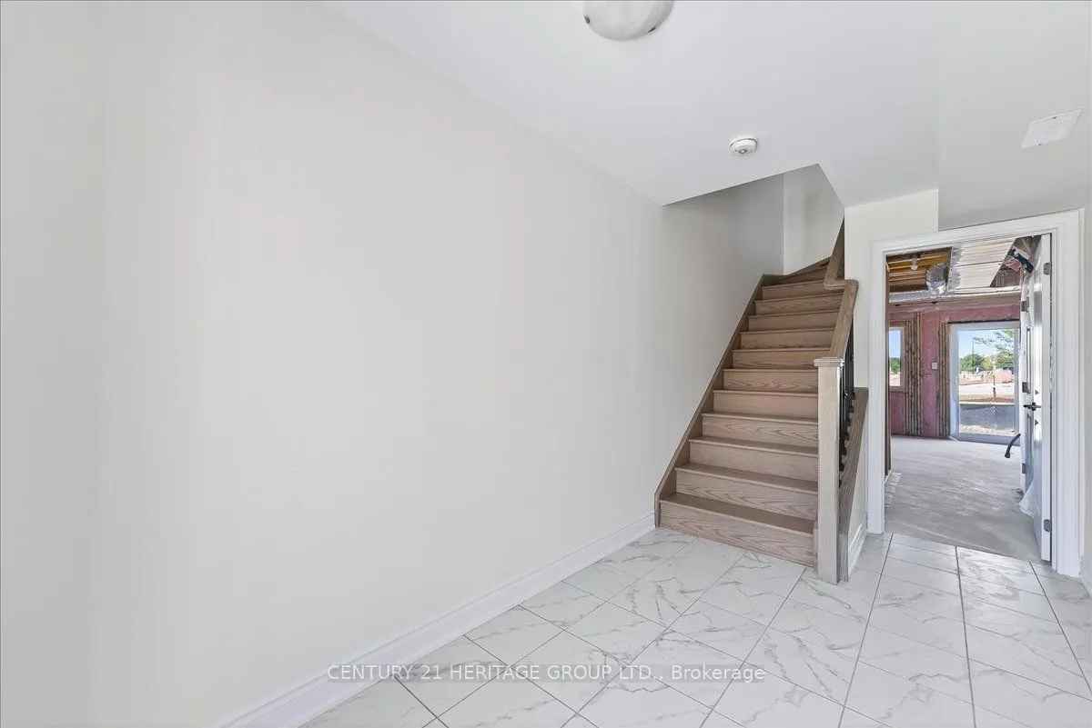 6 Elgin Court