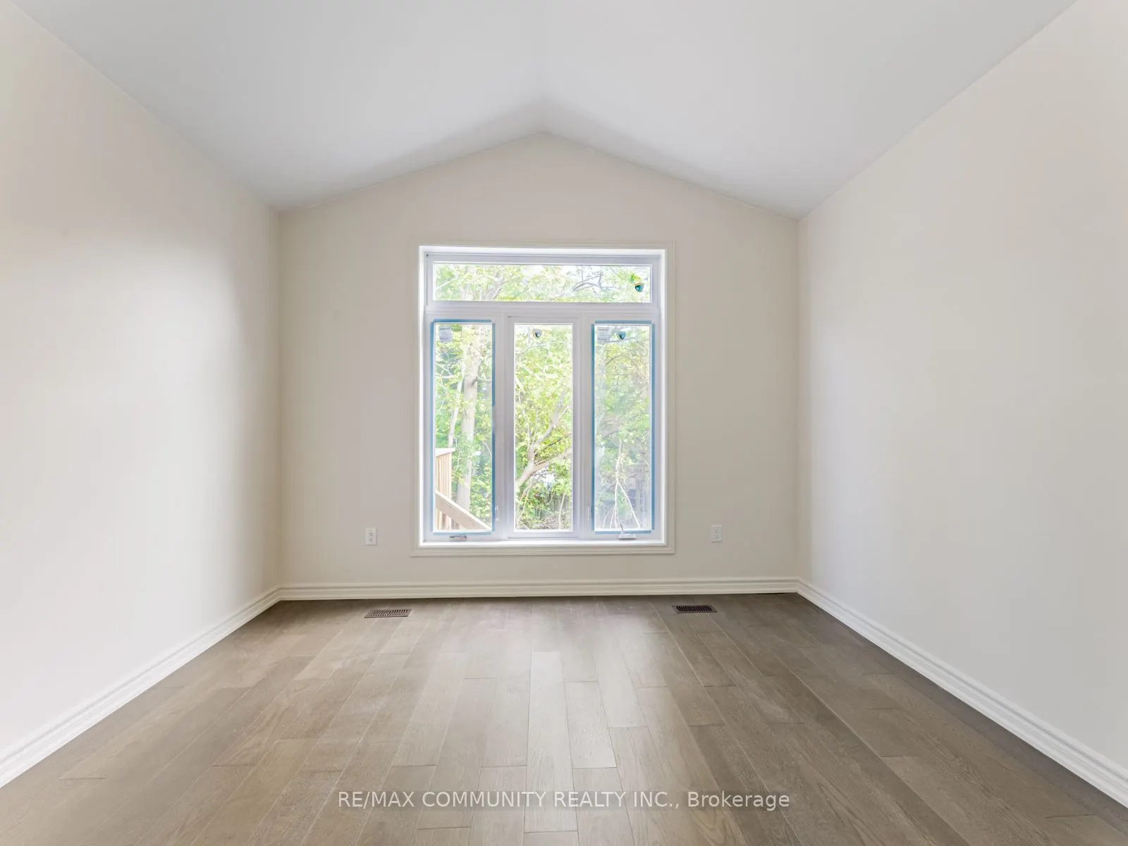 506 Simcoe Street