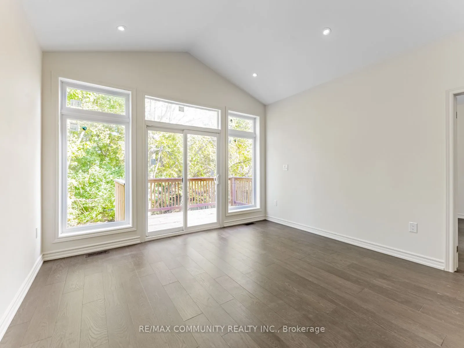 506 Simcoe Street