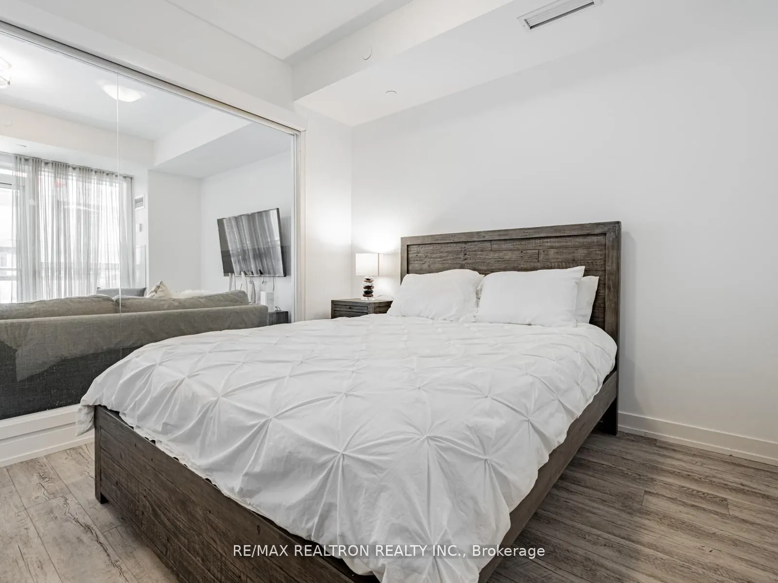 271 Sea Ray Avenue, #B303