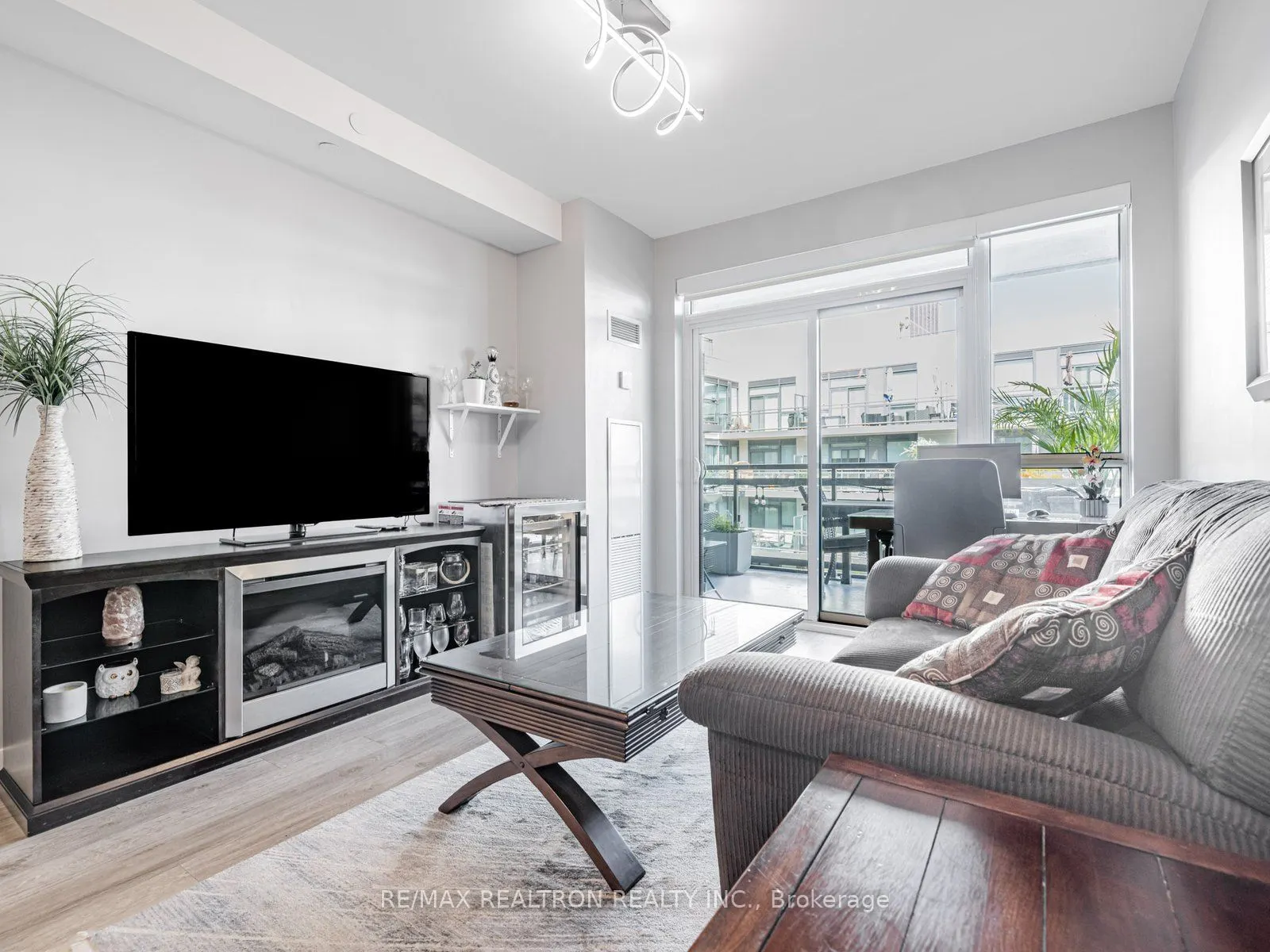 271 Sea Ray Avenue, #B305