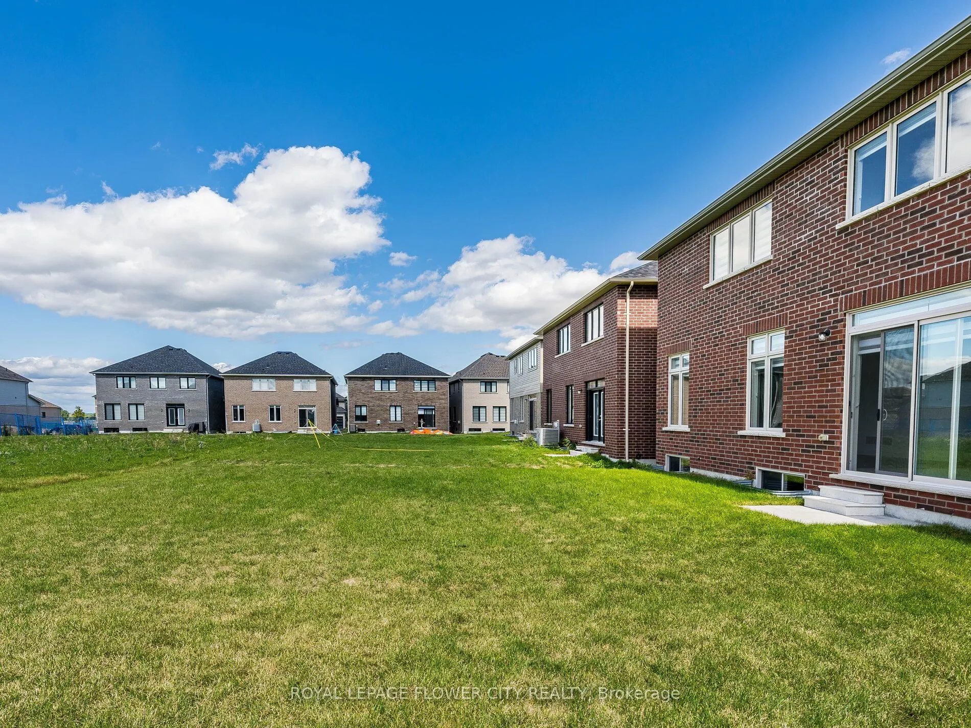 26 Hummingbird Grove