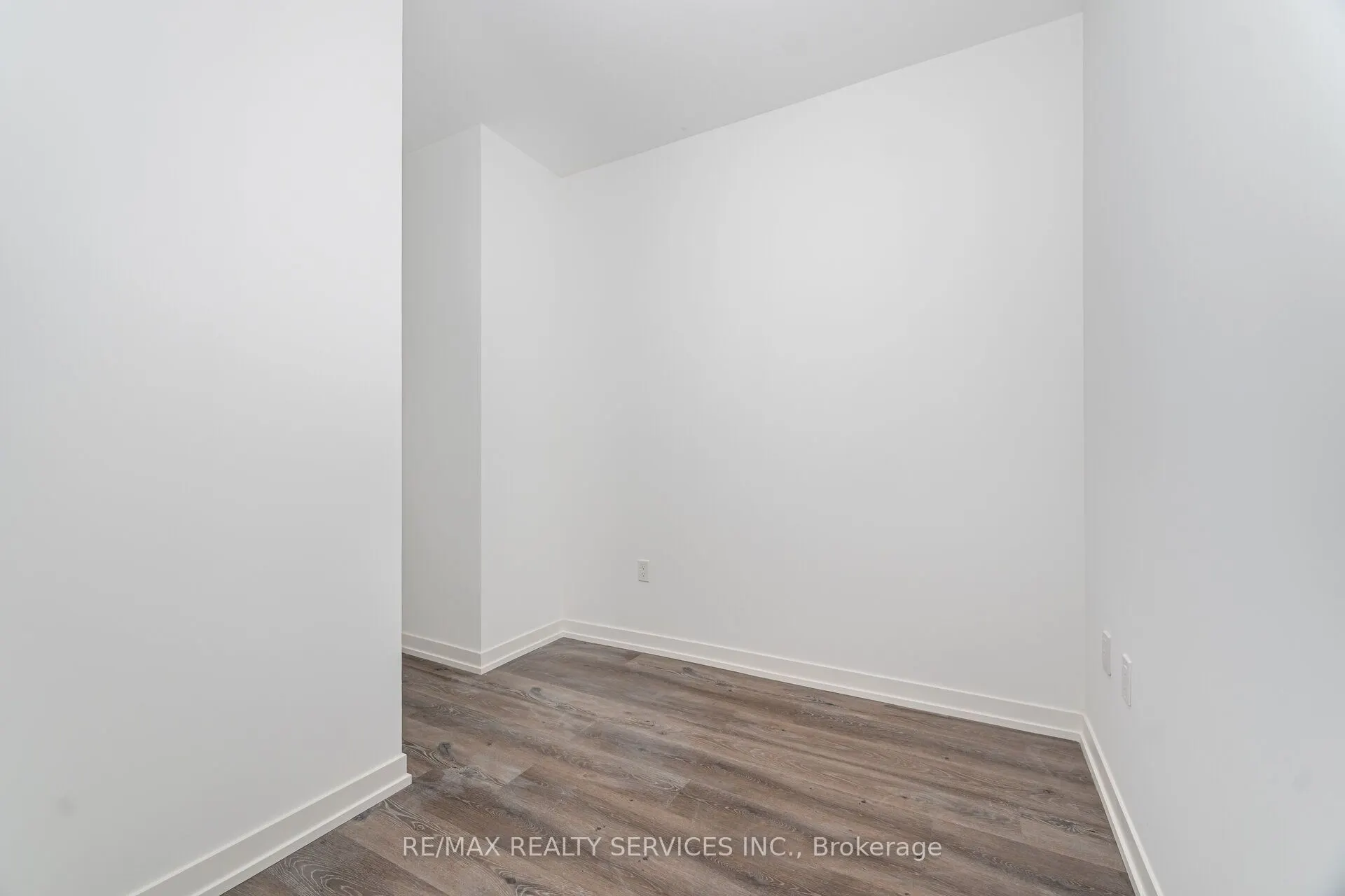 28 Interchange Way, #103 D