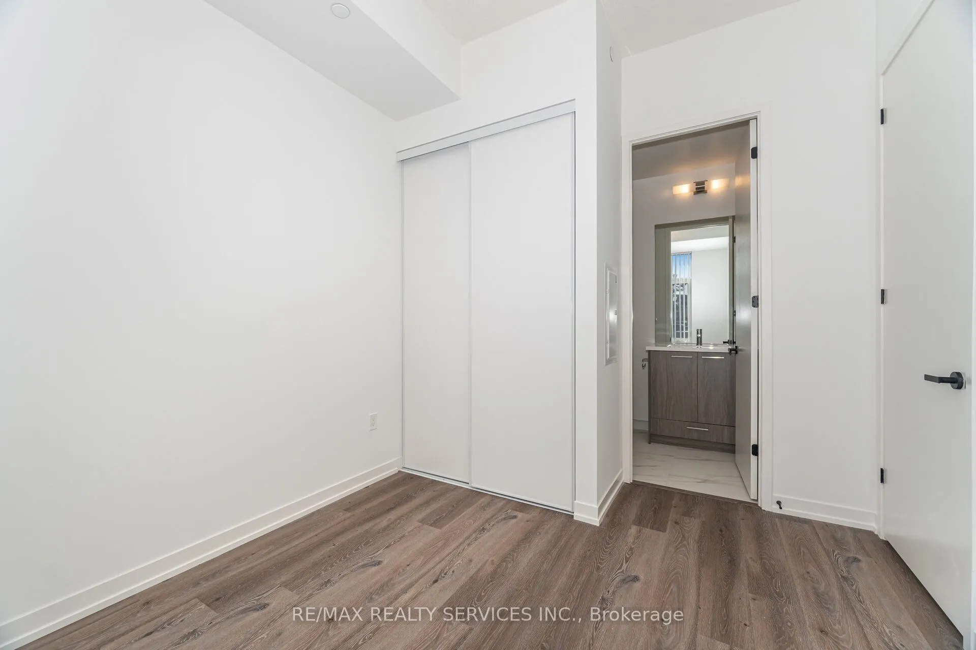 28 Interchange Way, #103 D