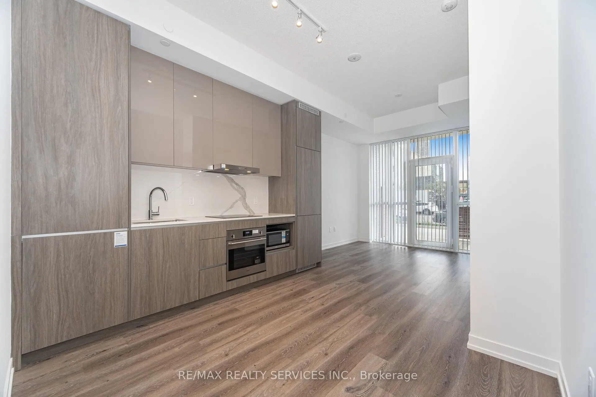 28 Interchange Way, #103 D