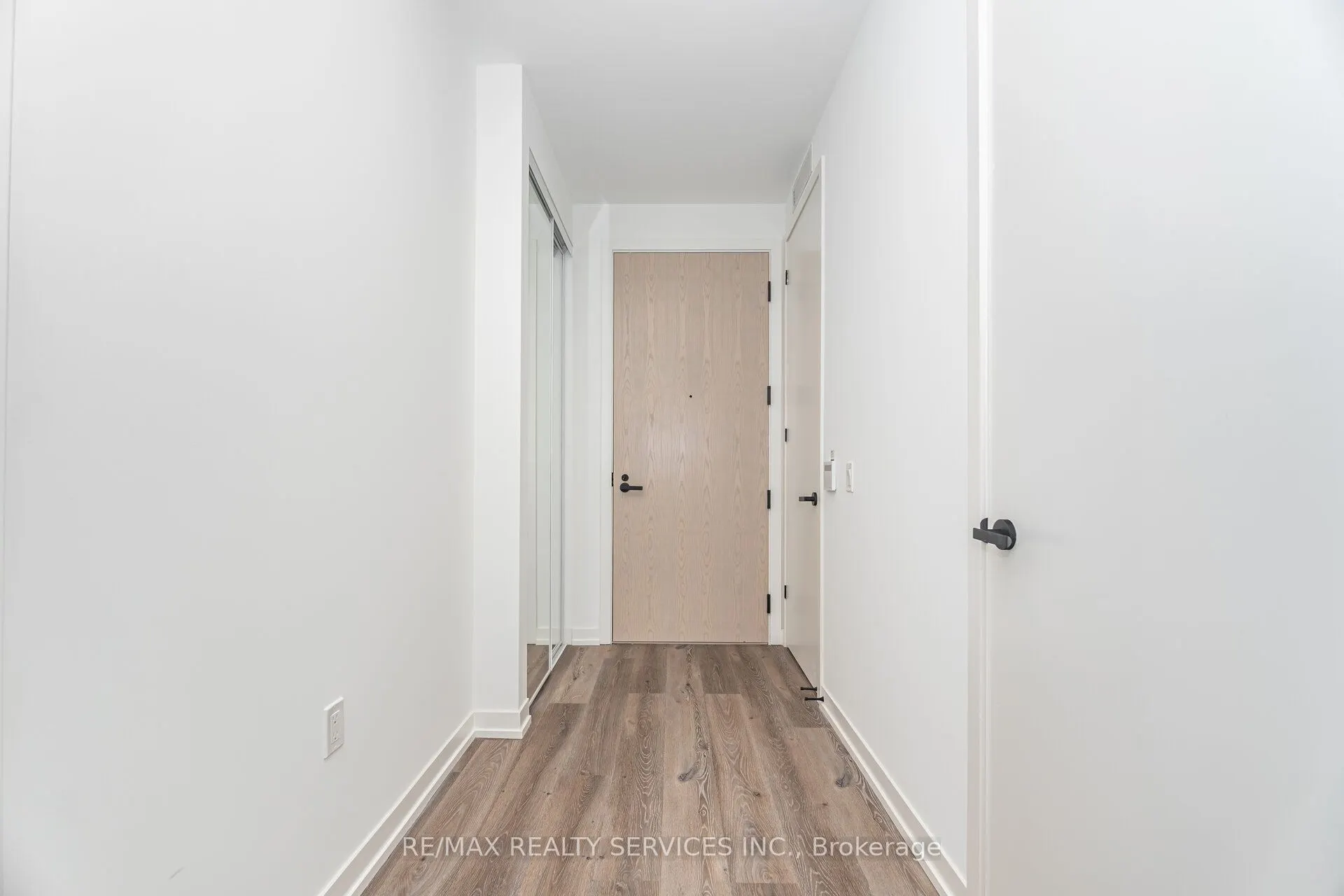 28 Interchange Way, #103 D