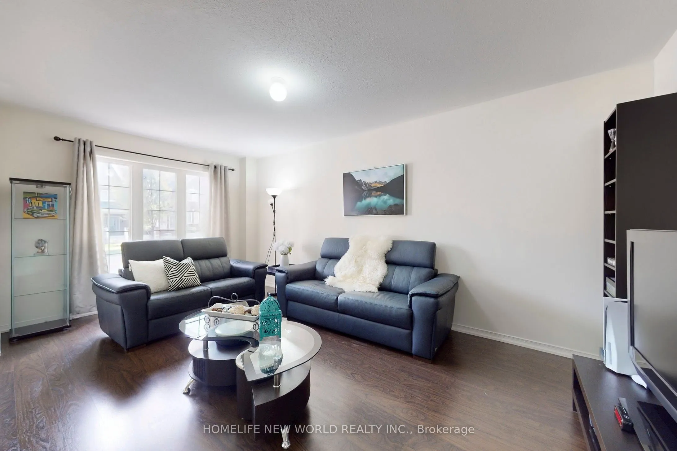 1124 BUR OAK Avenue
