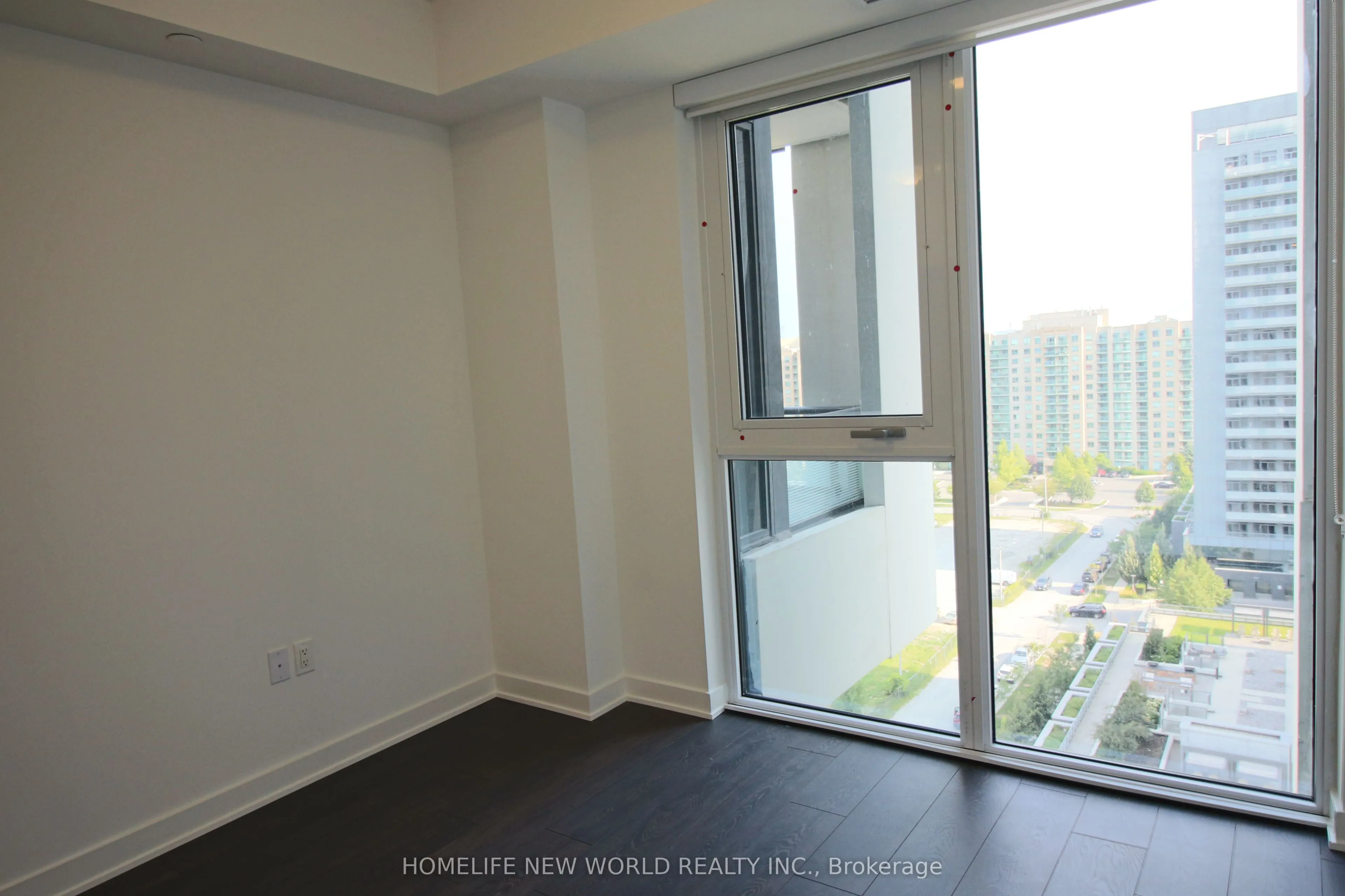 105 Oneida Crescent S, #1209
