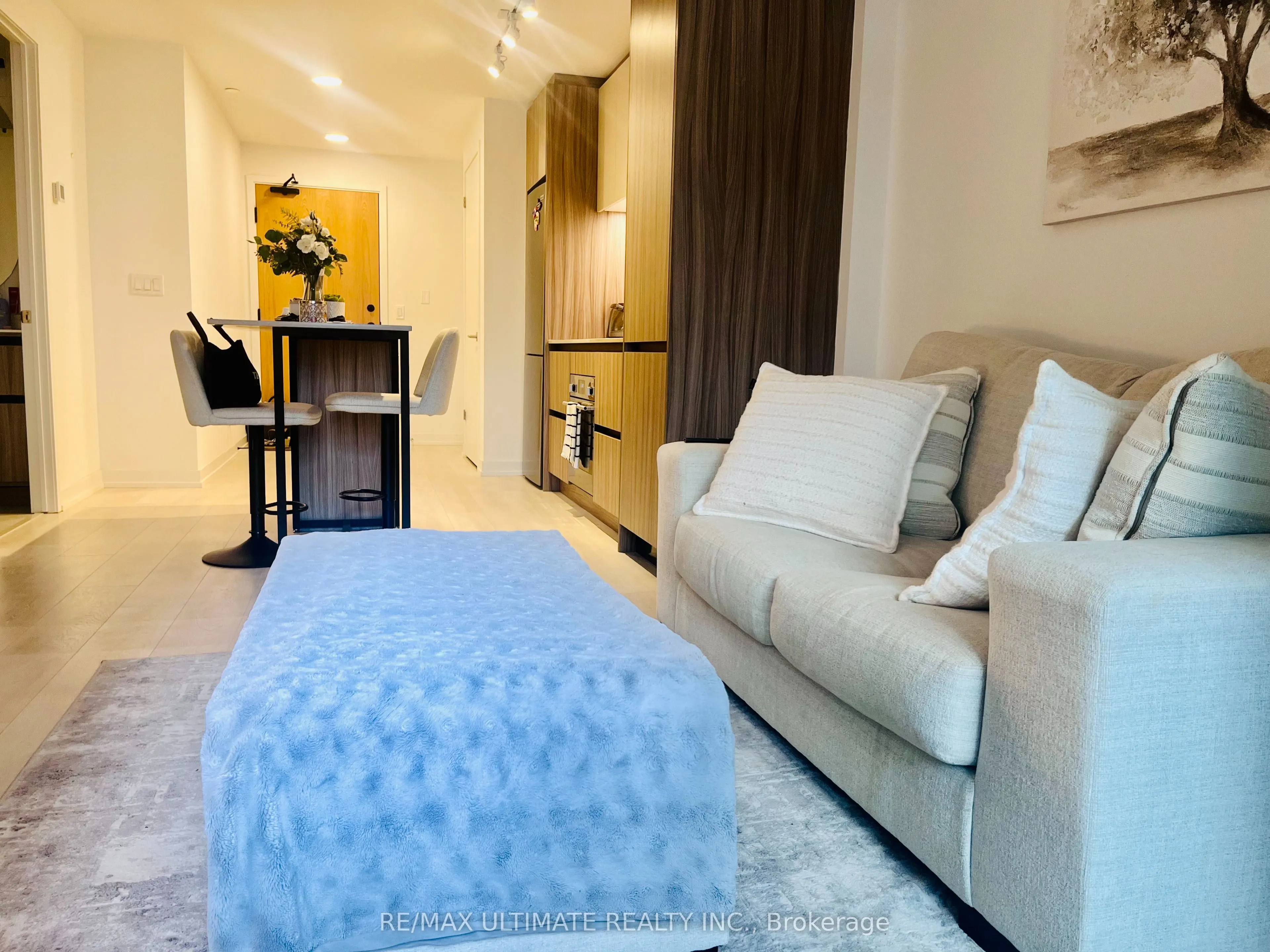 8 Beverley Glen Boulevard, #236