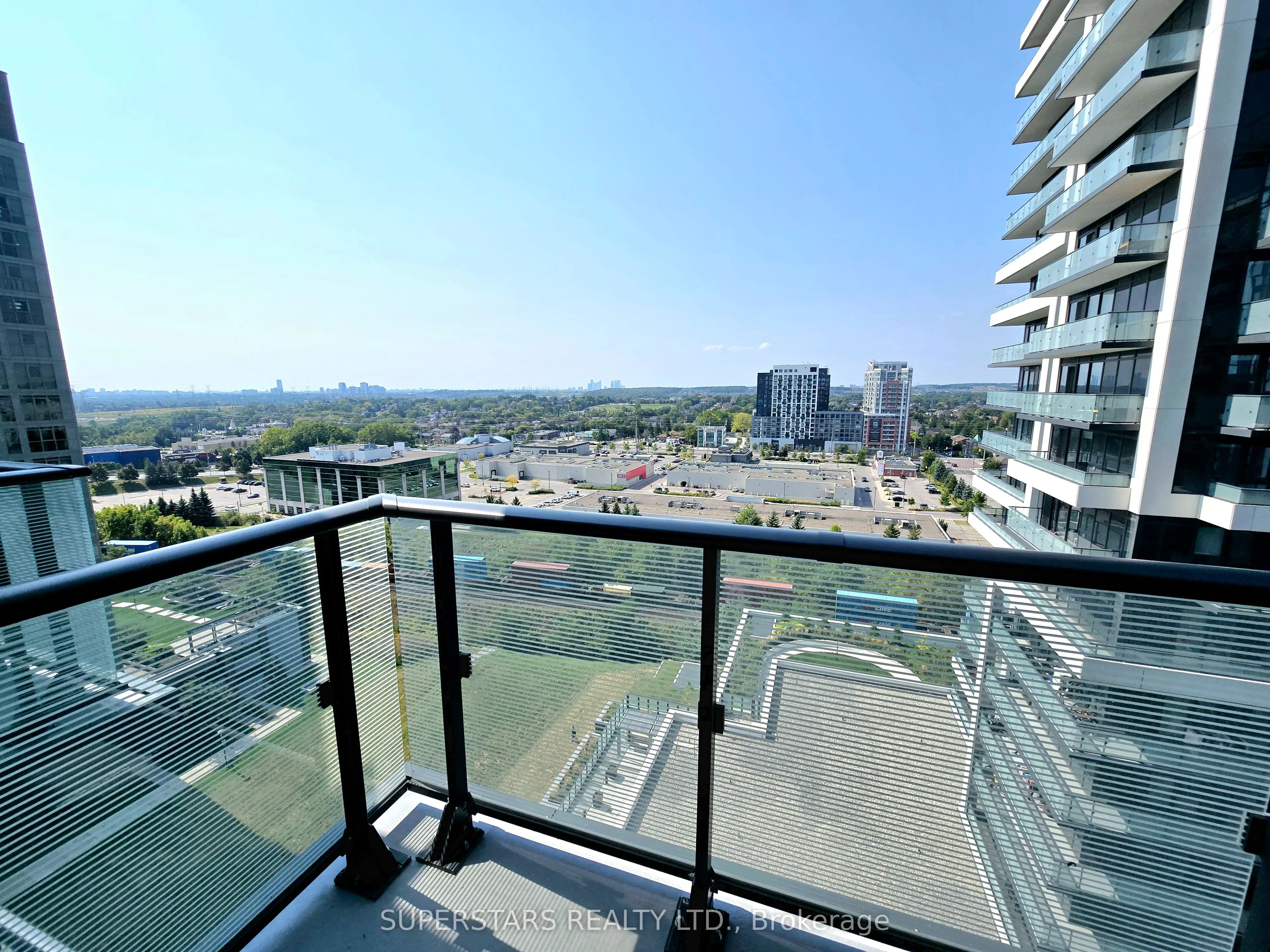 105 Oneida Crescent, #1401