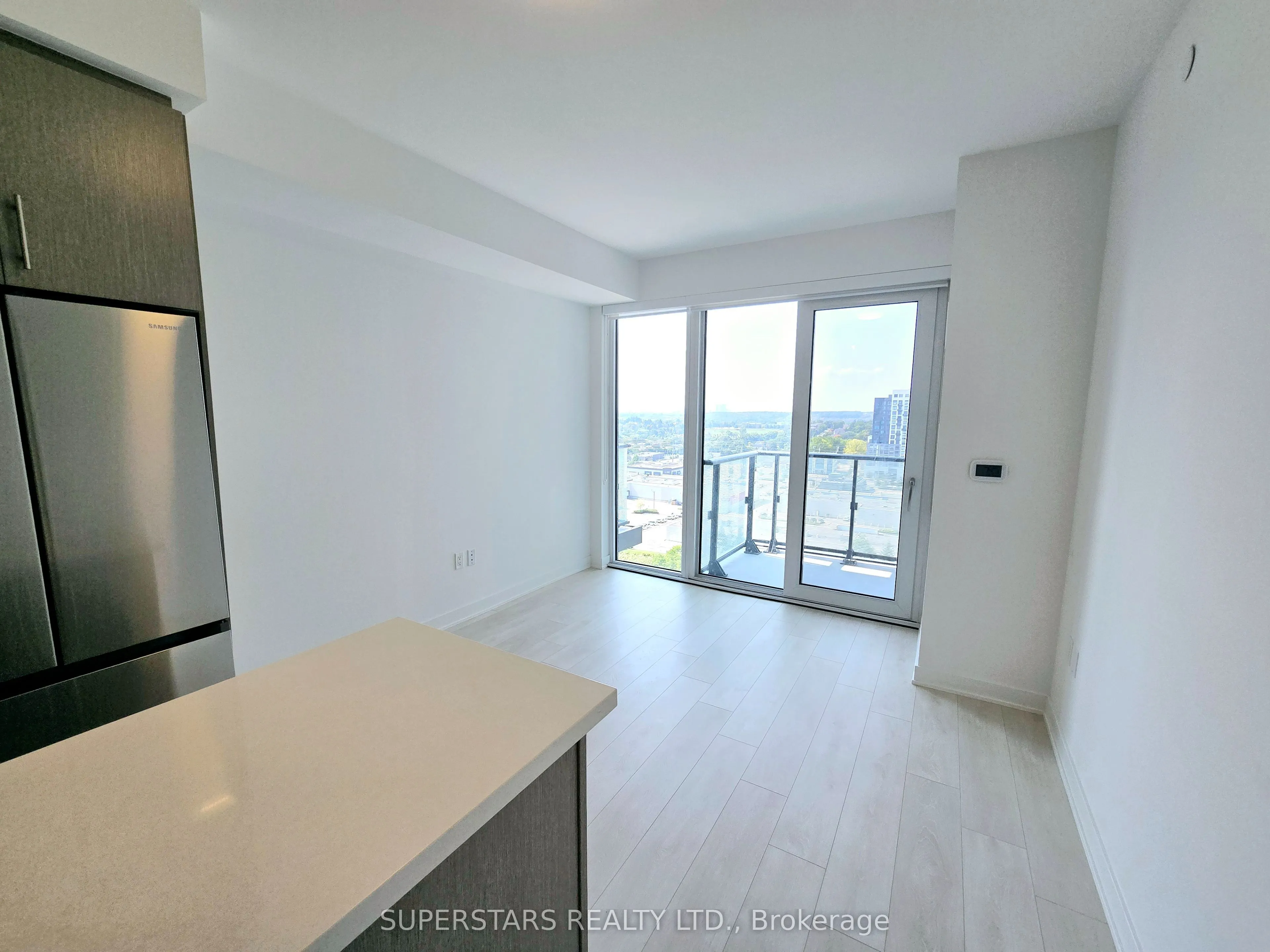 105 Oneida Crescent, #1401