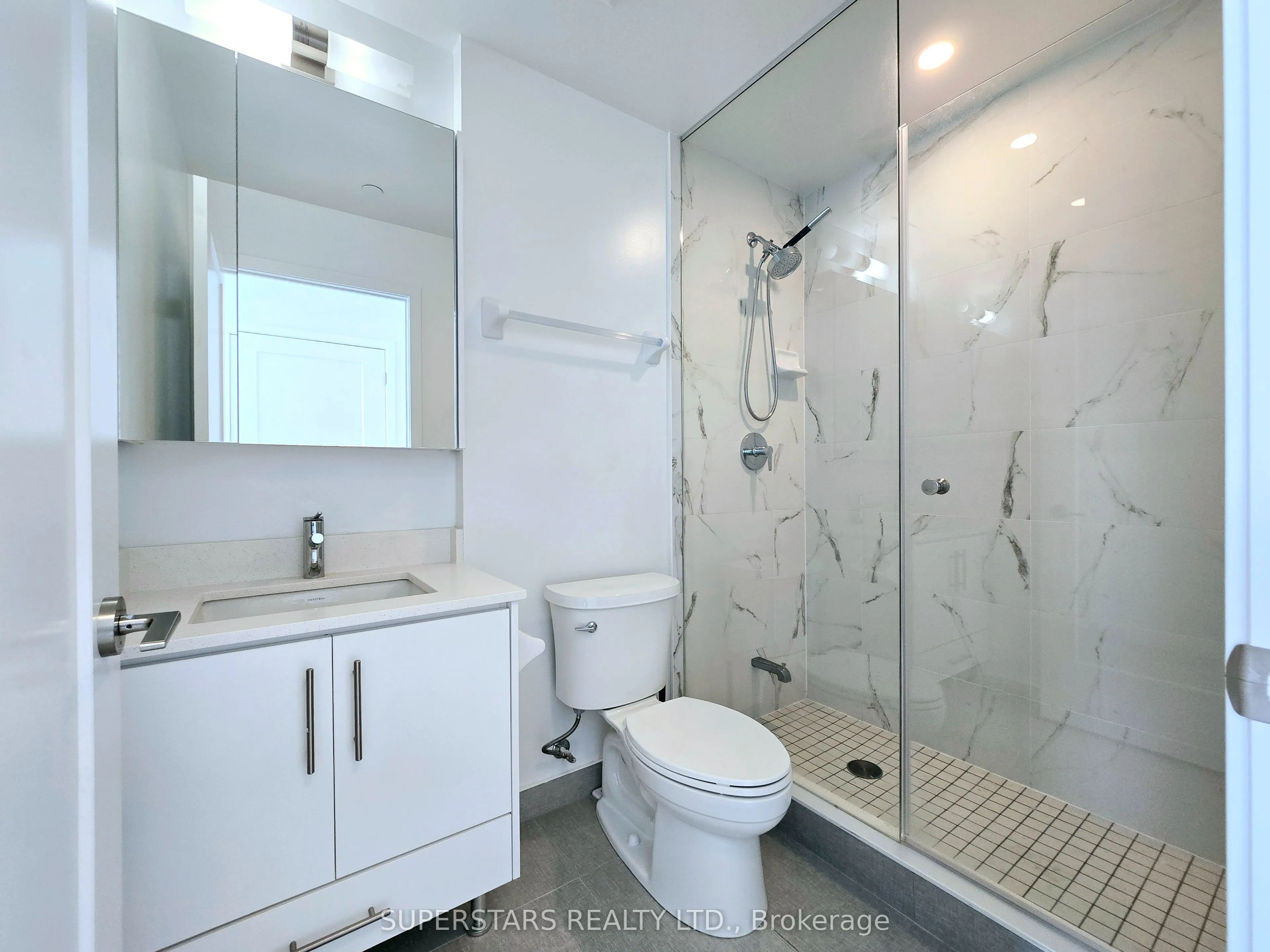 105 Oneida Crescent, #1401