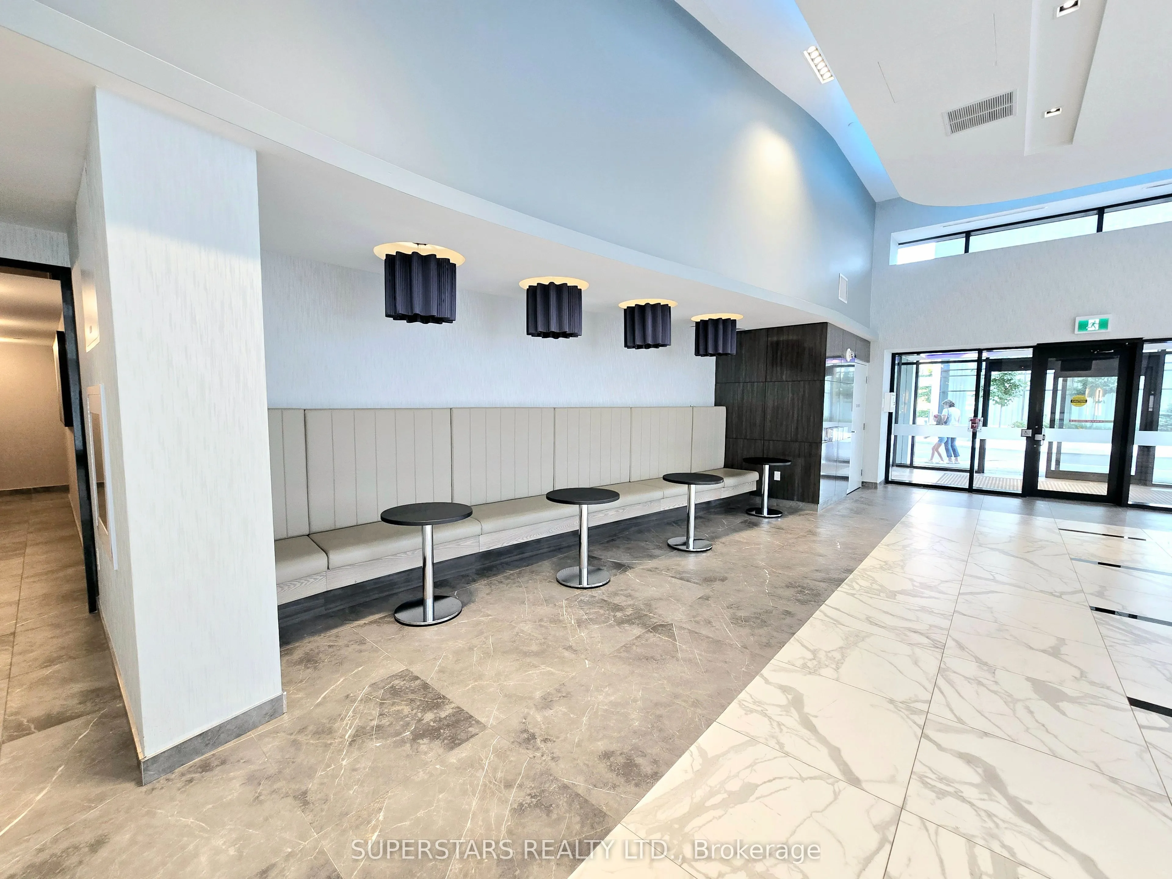 105 Oneida Crescent, #1401