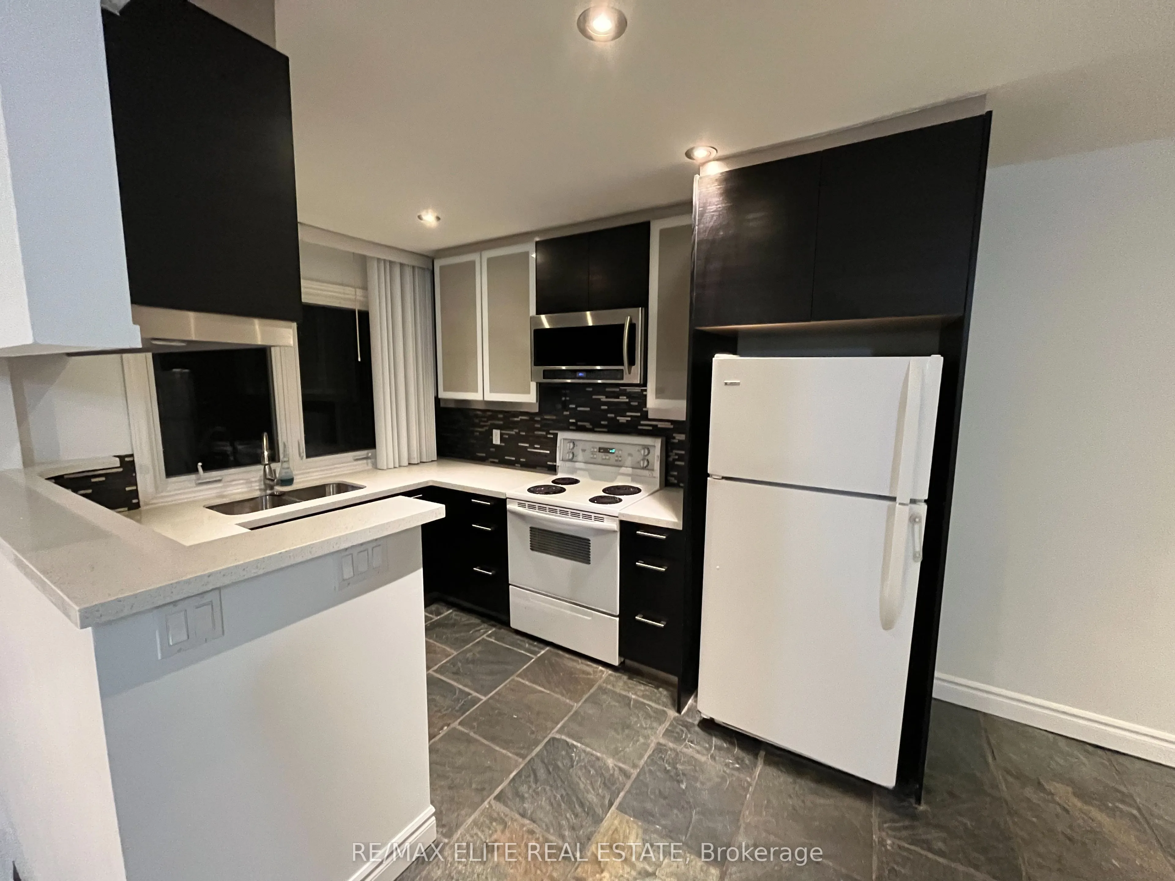 16 Cartier Crescent, #Main