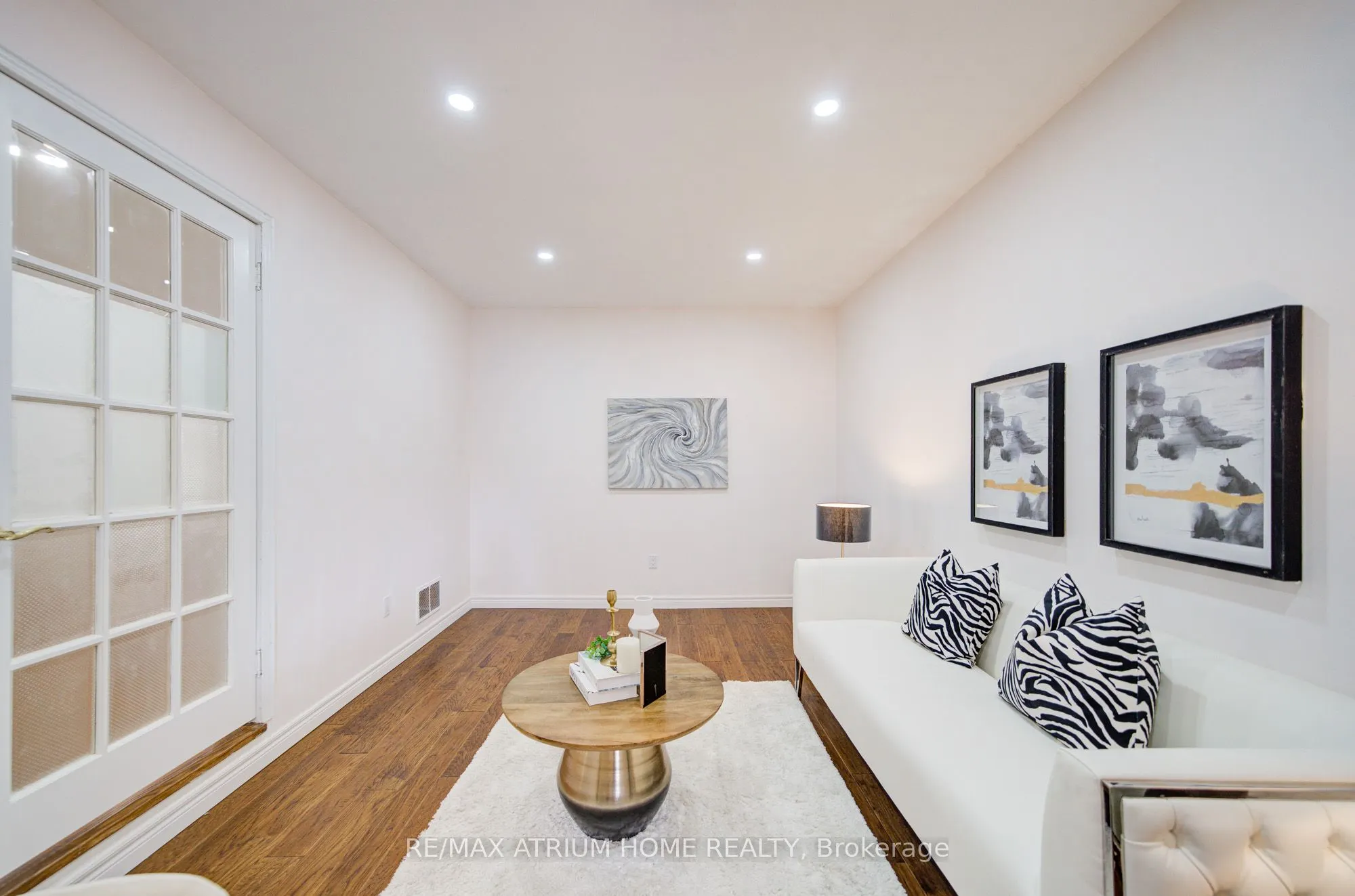 70 Millcroft Way