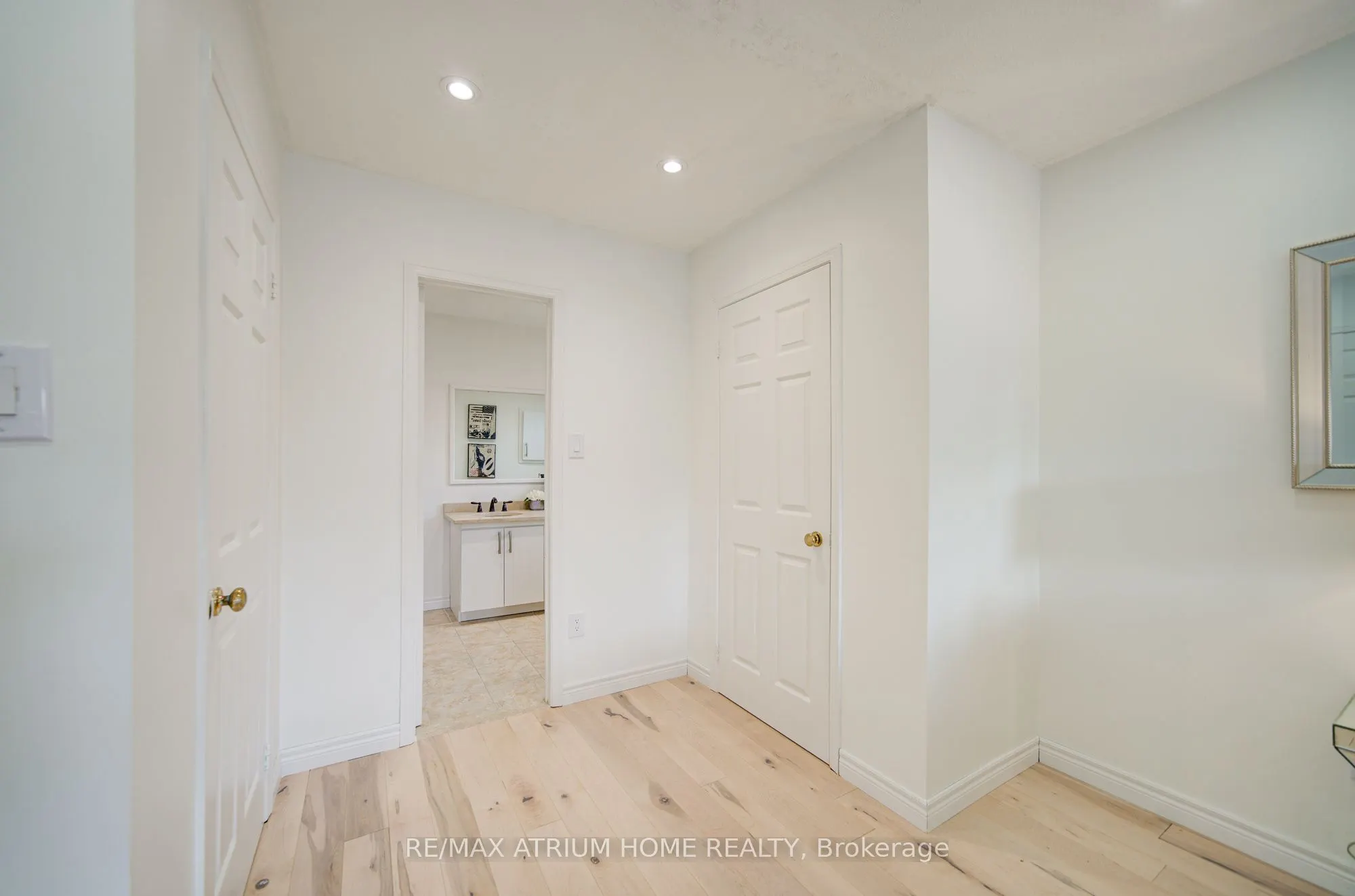 70 Millcroft Way