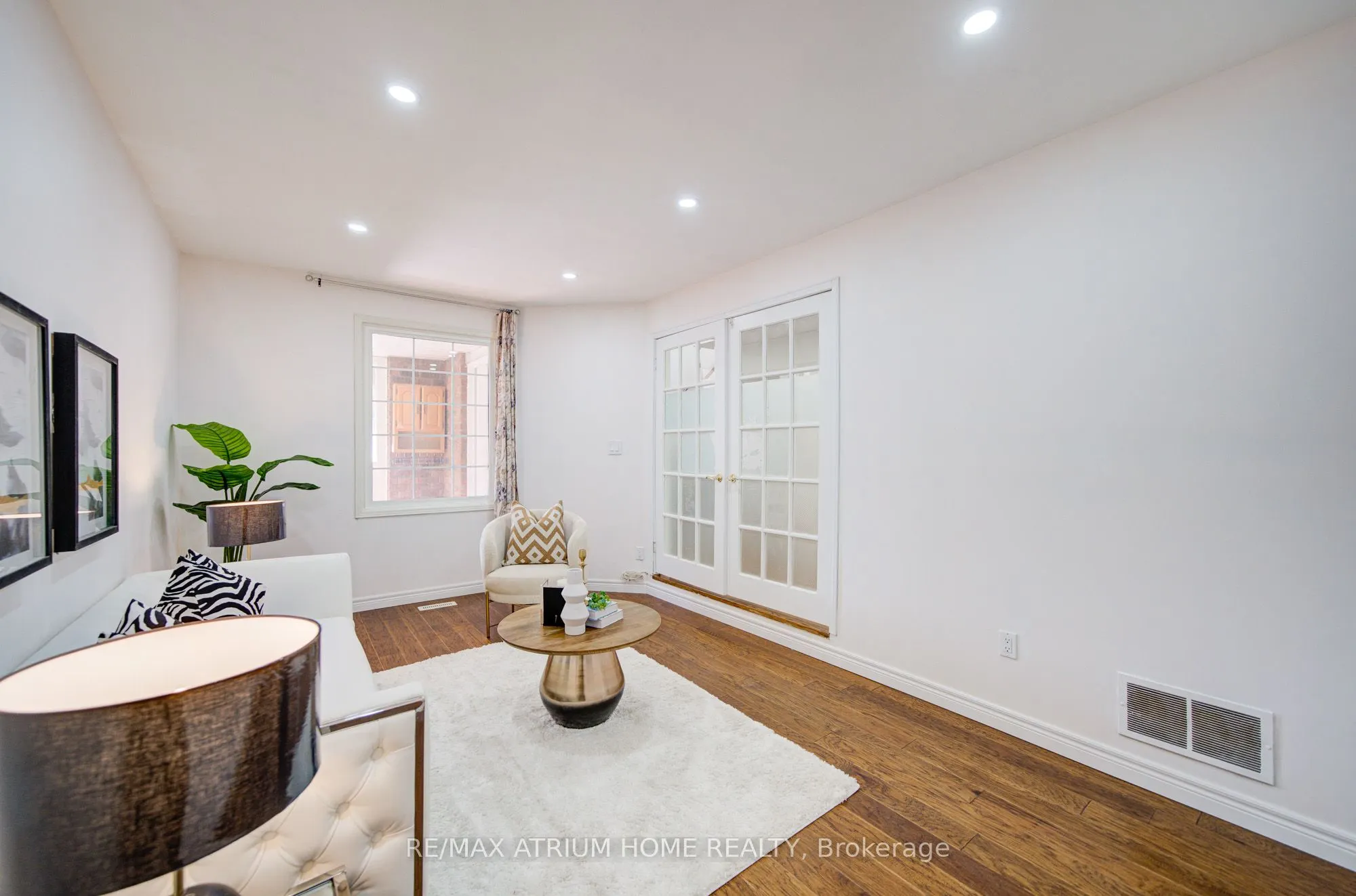 70 Millcroft Way