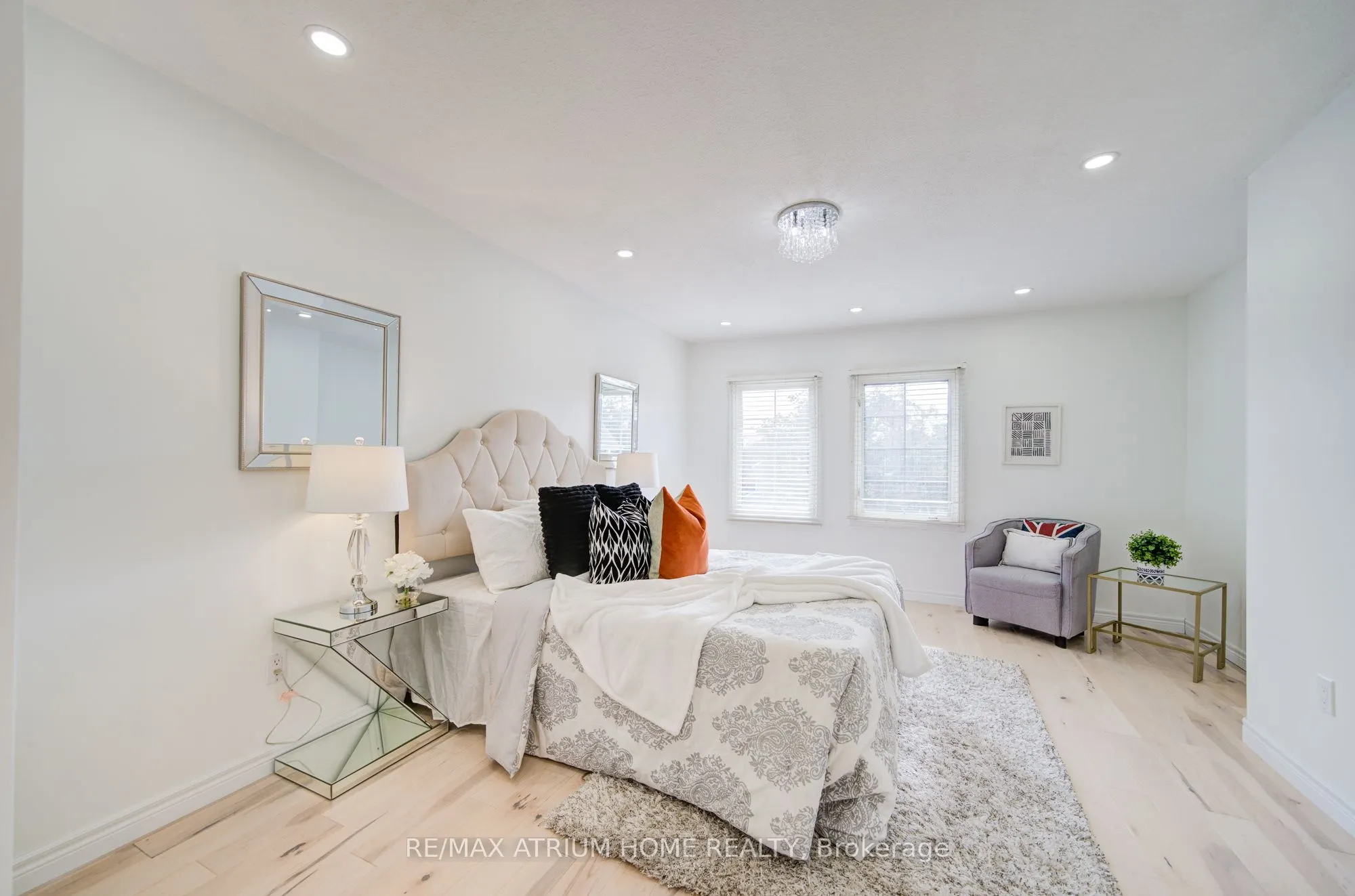 70 Millcroft Way