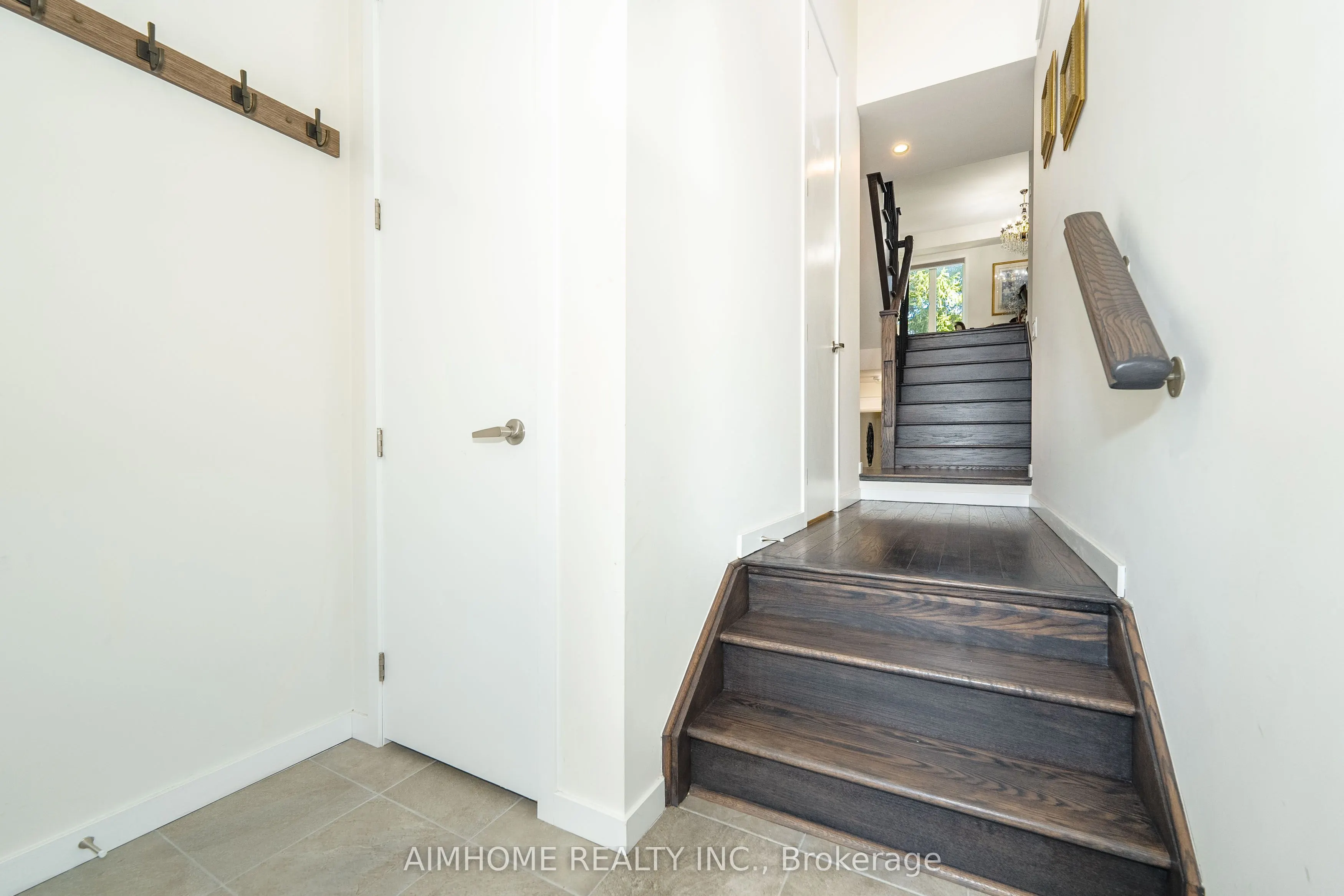 13 Armillo Place
