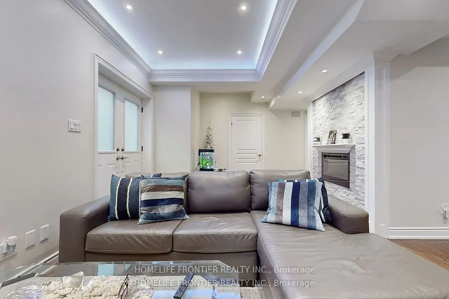 28 Rock Elm Court
