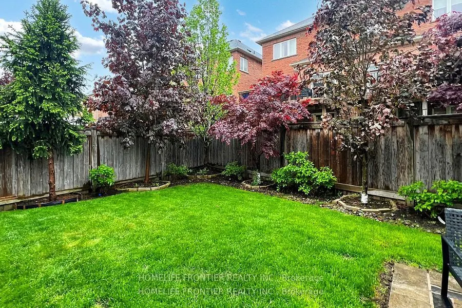28 Rock Elm Court