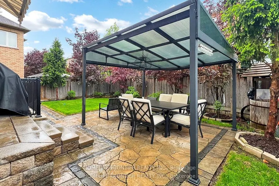 28 Rock Elm Court