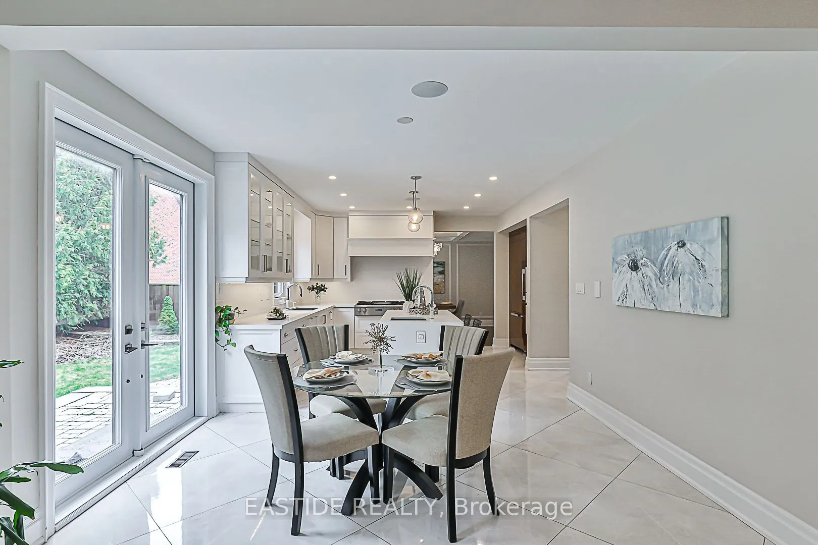 11 Gatcombe Circle