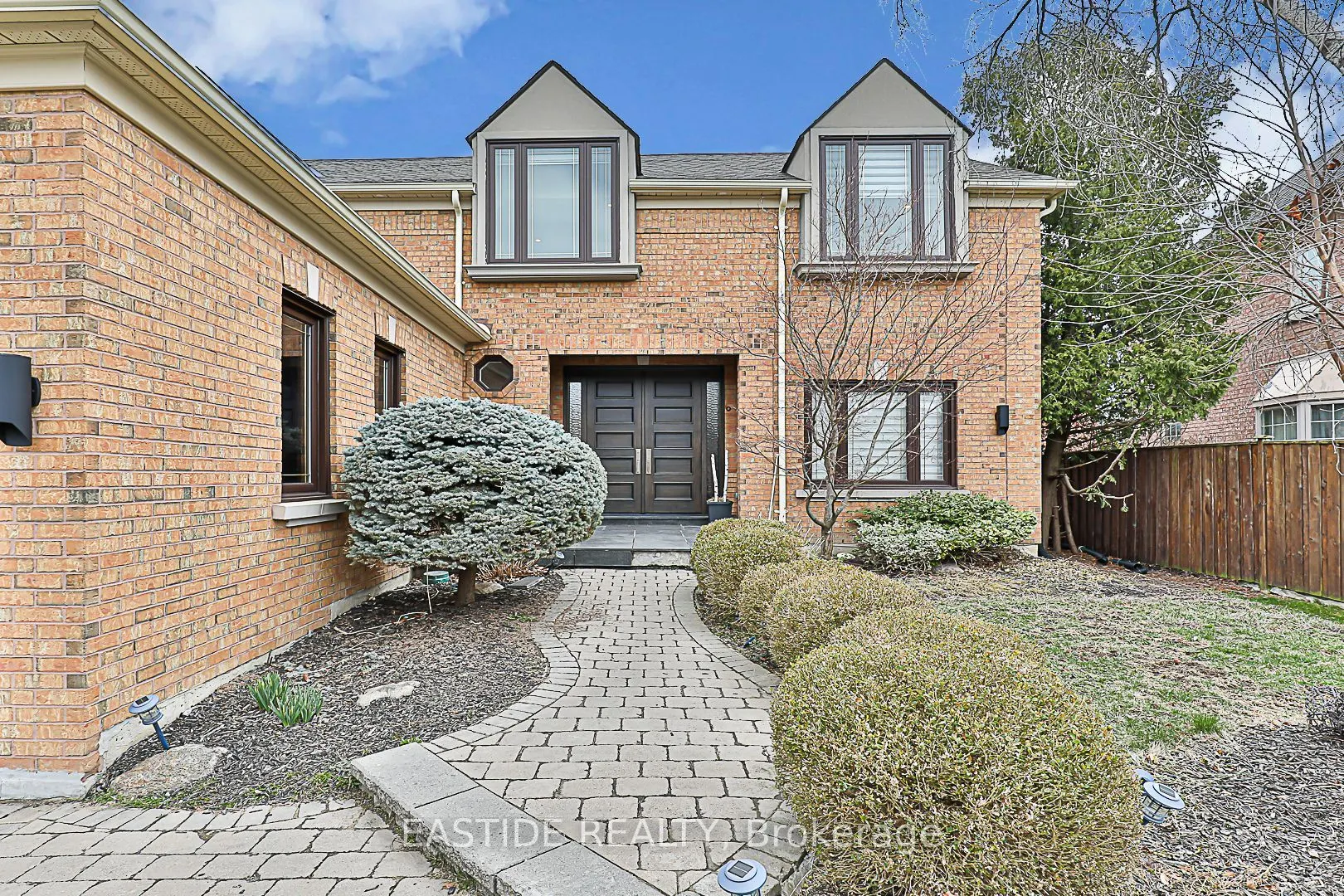 11 Gatcombe Circle