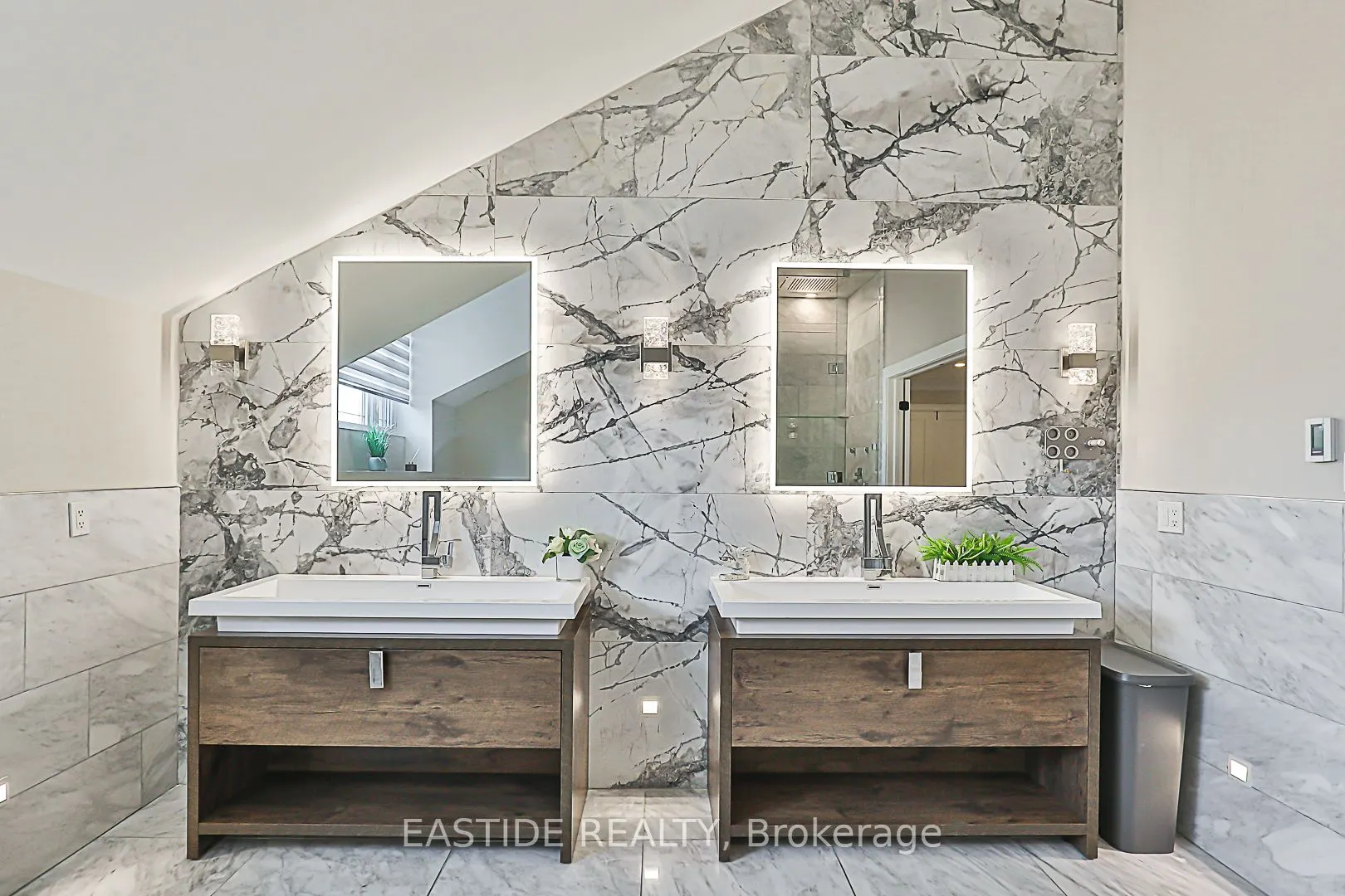 11 Gatcombe Circle
