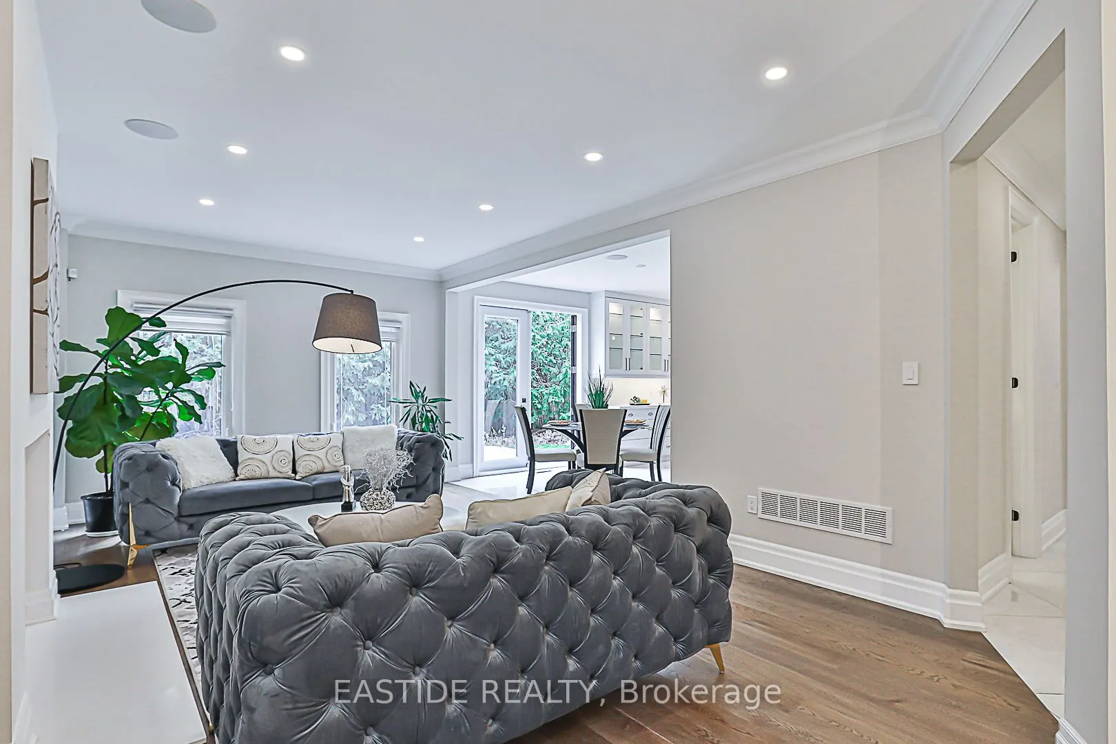 11 Gatcombe Circle