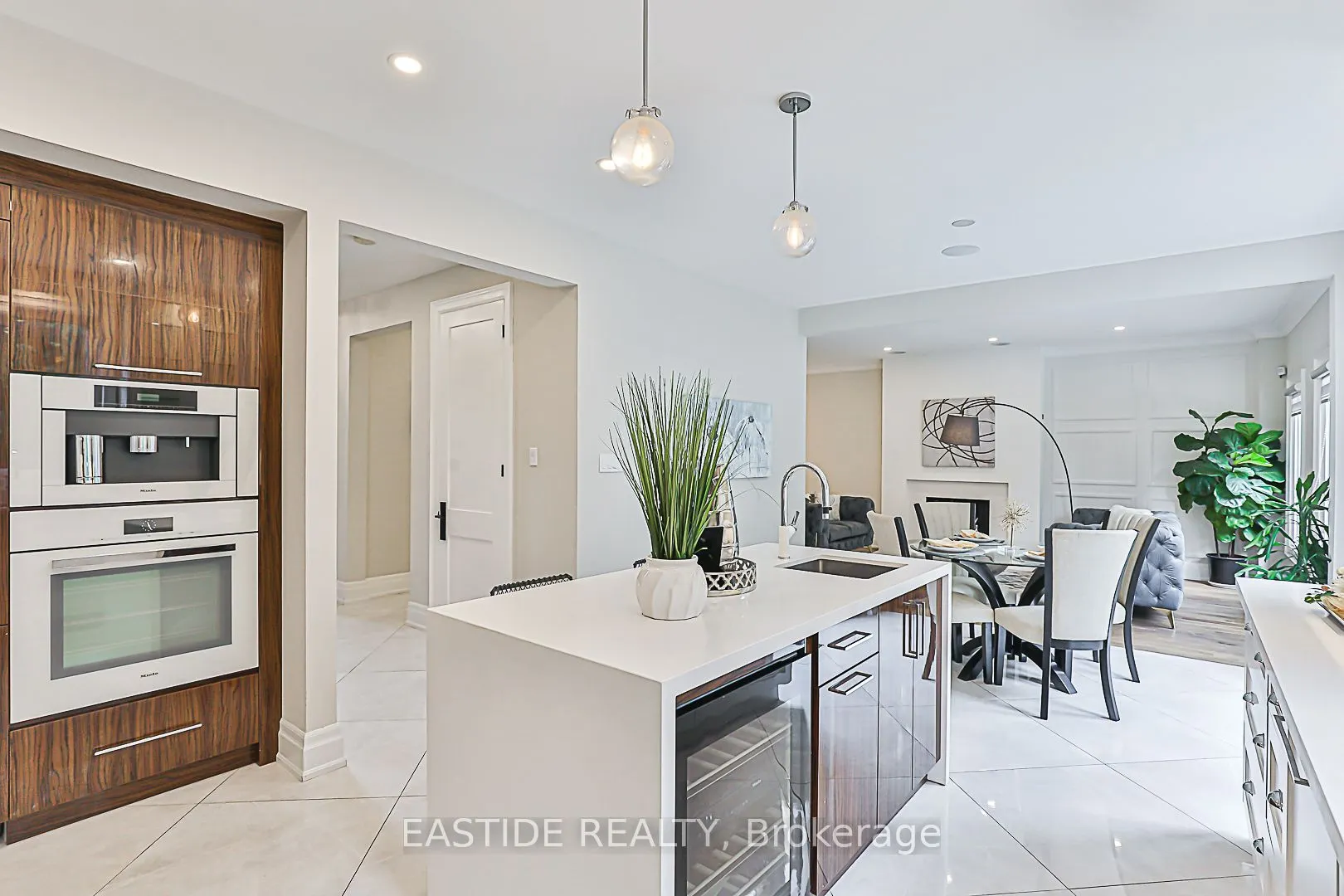 11 Gatcombe Circle
