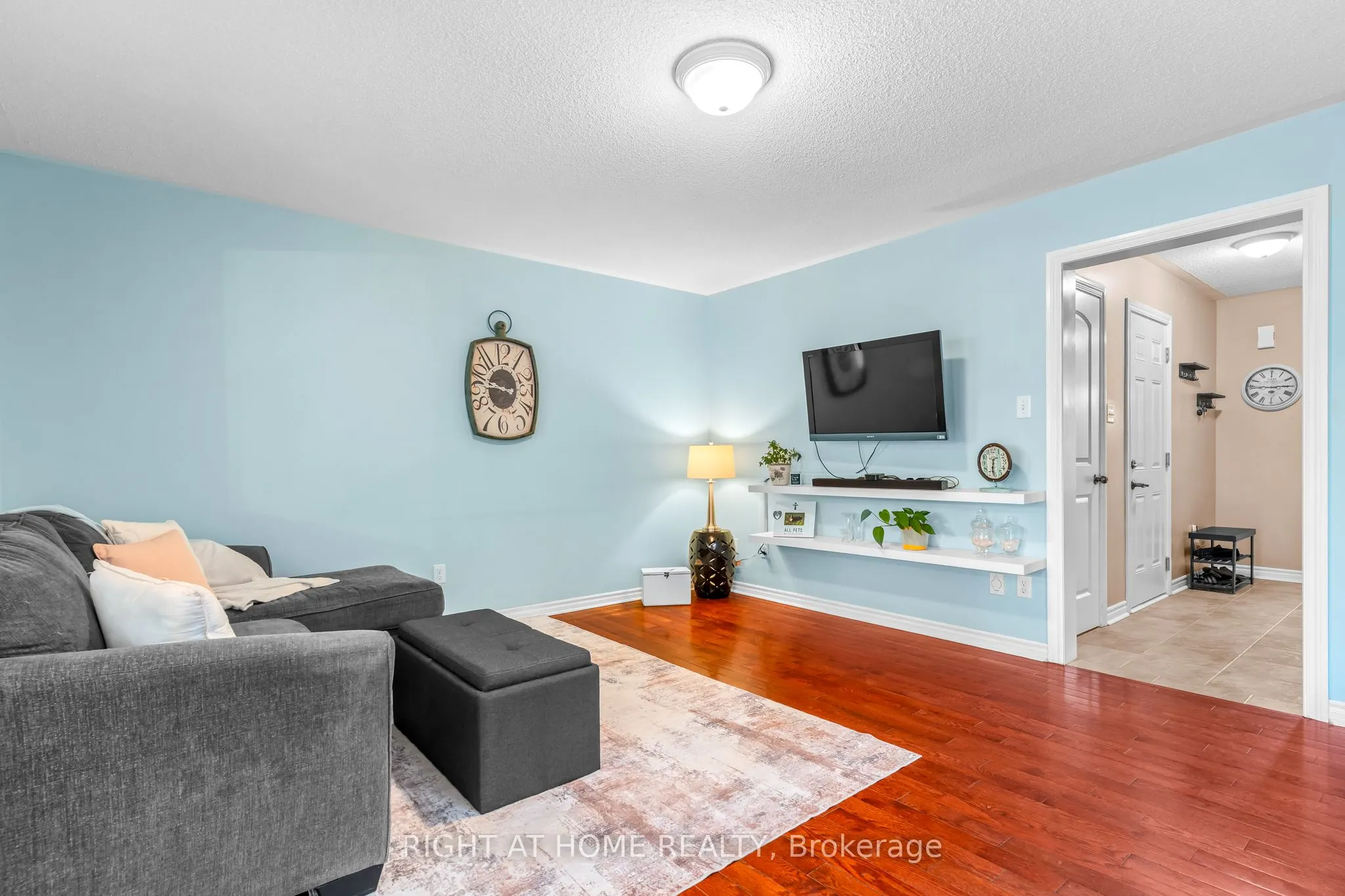 219 Banting Crescent