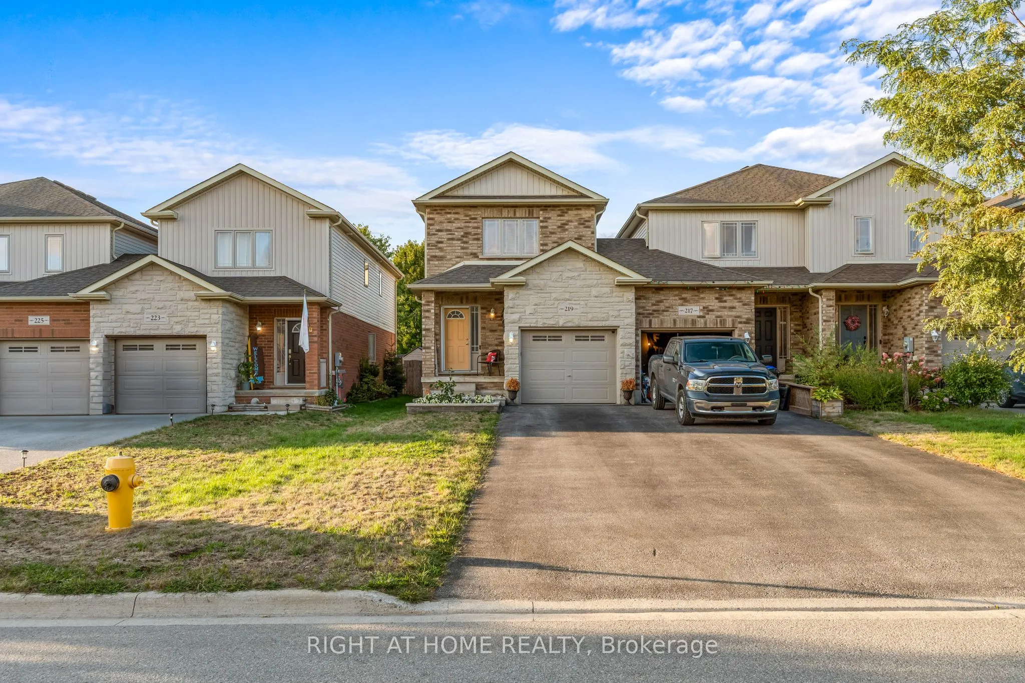 219 Banting Crescent