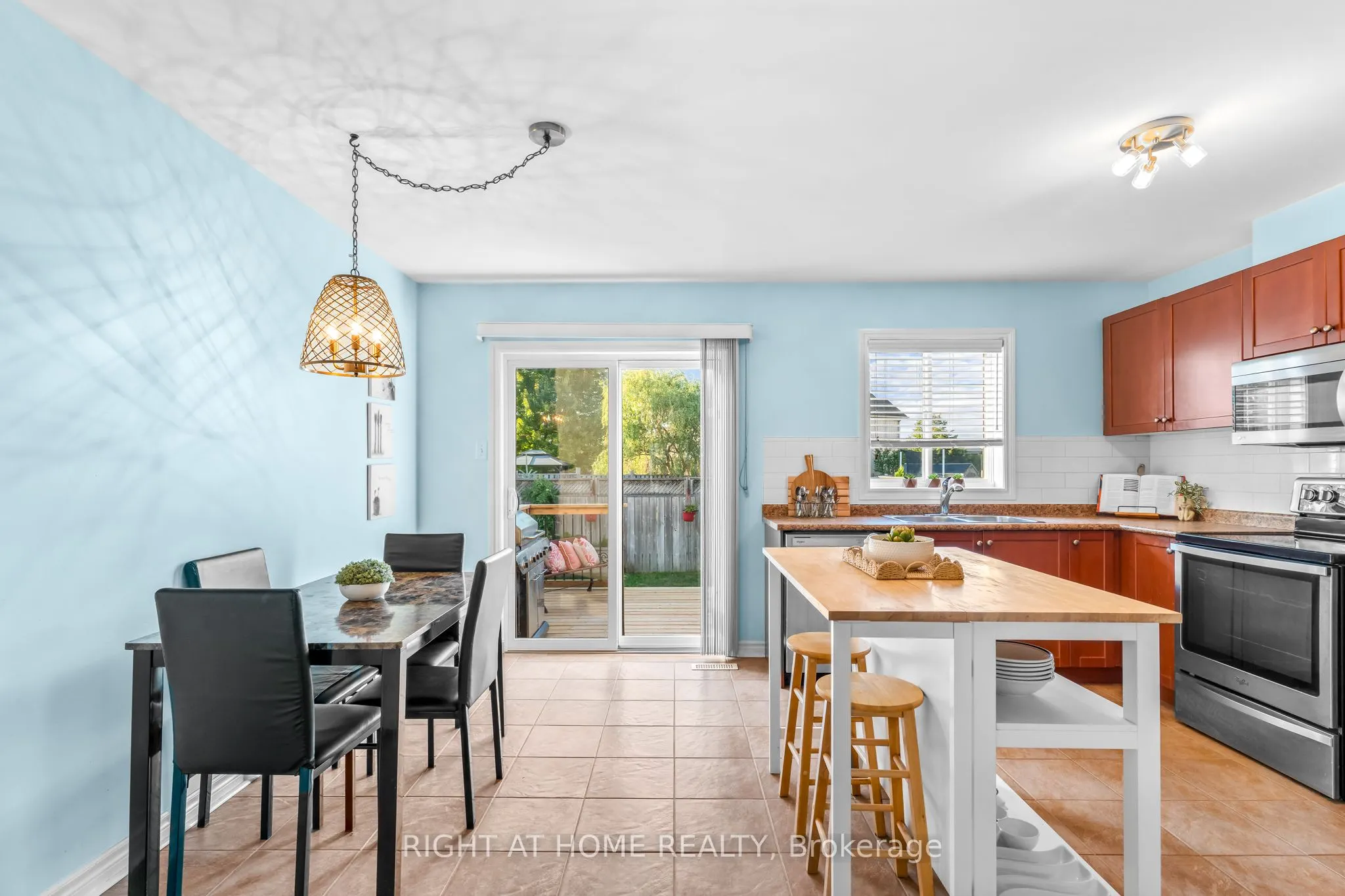 219 Banting Crescent