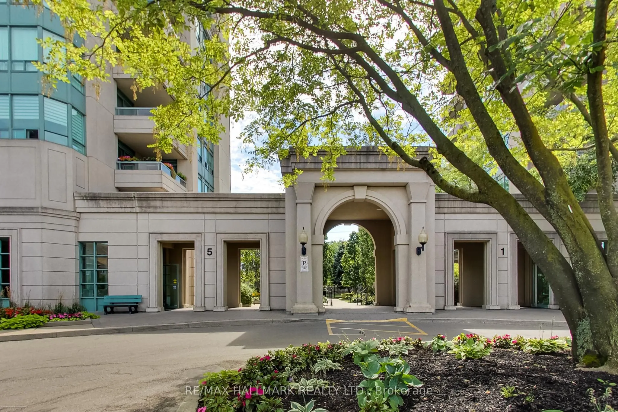 5 Emerald Lane, #702