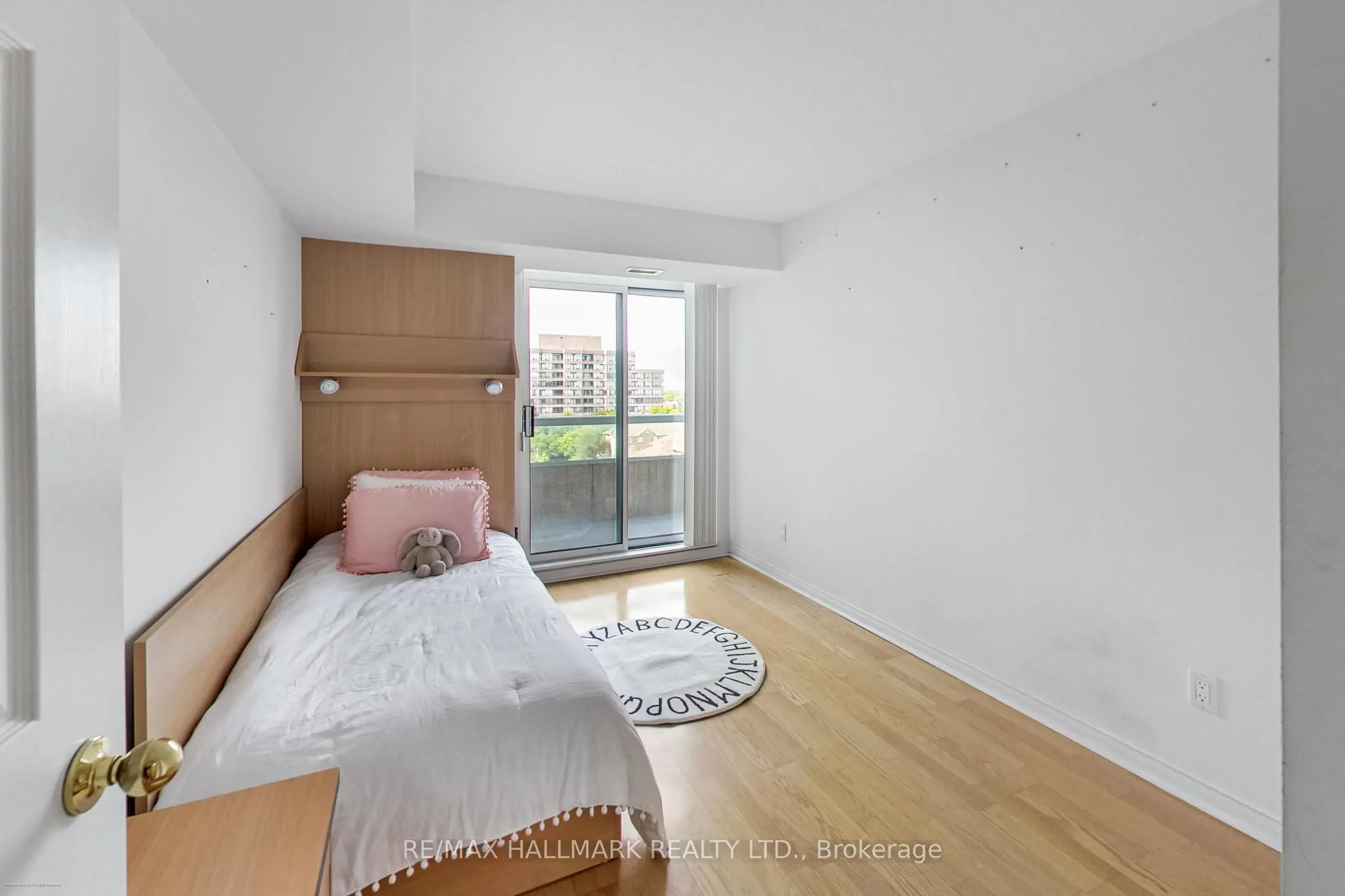5 Emerald Lane, #702
