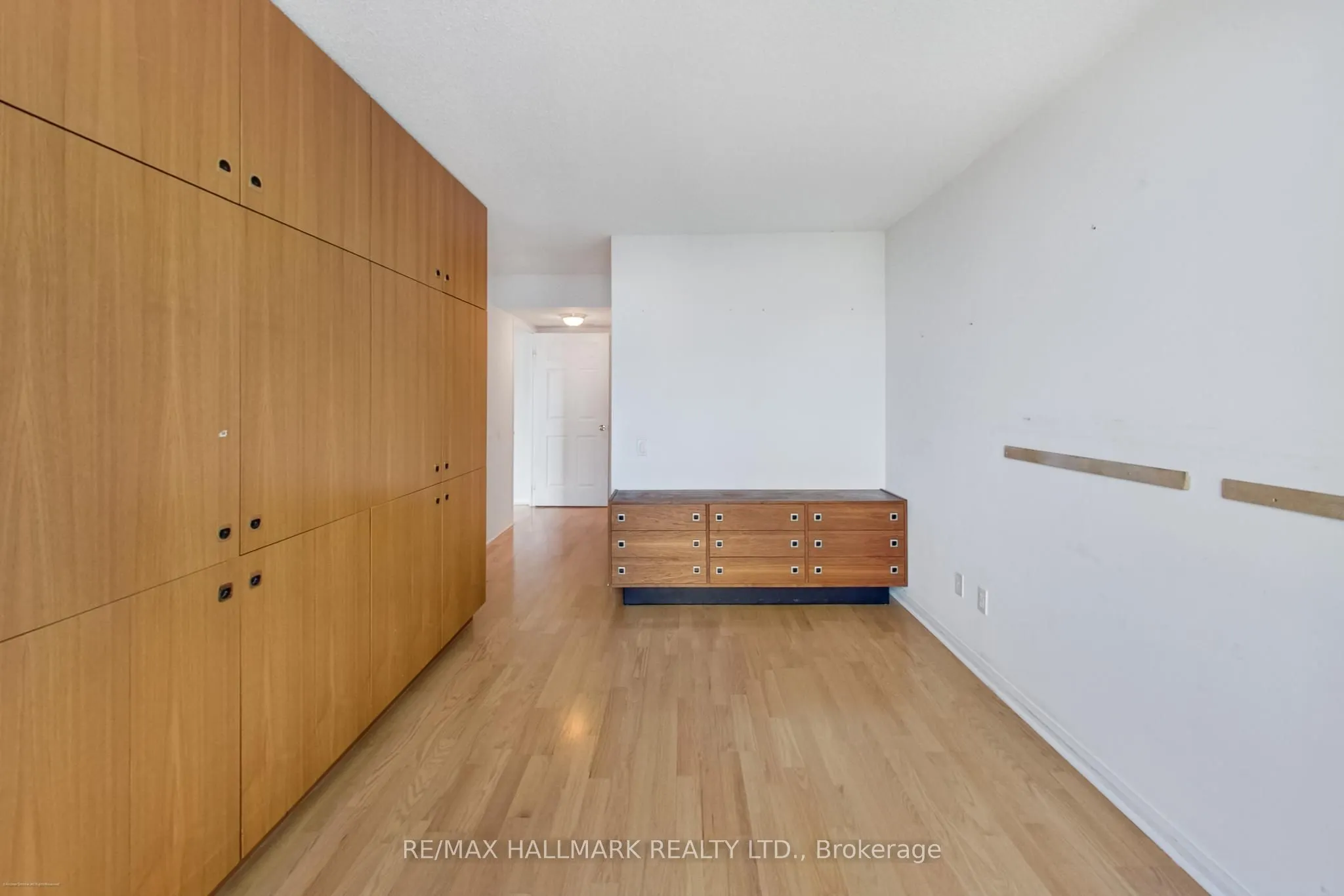 5 Emerald Lane, #702