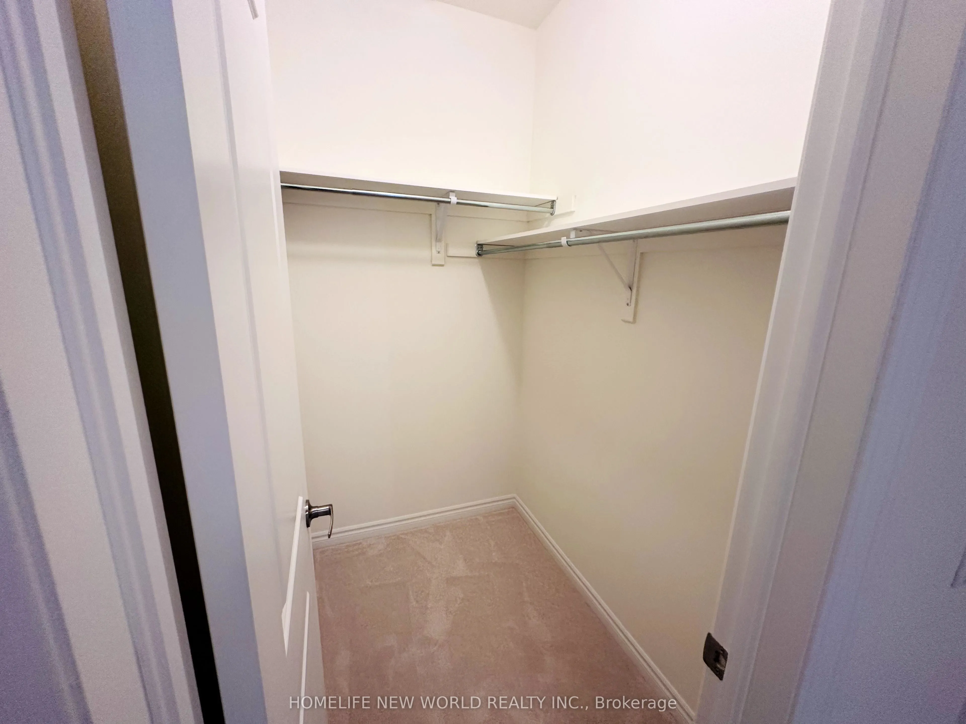 33 Drainie Street