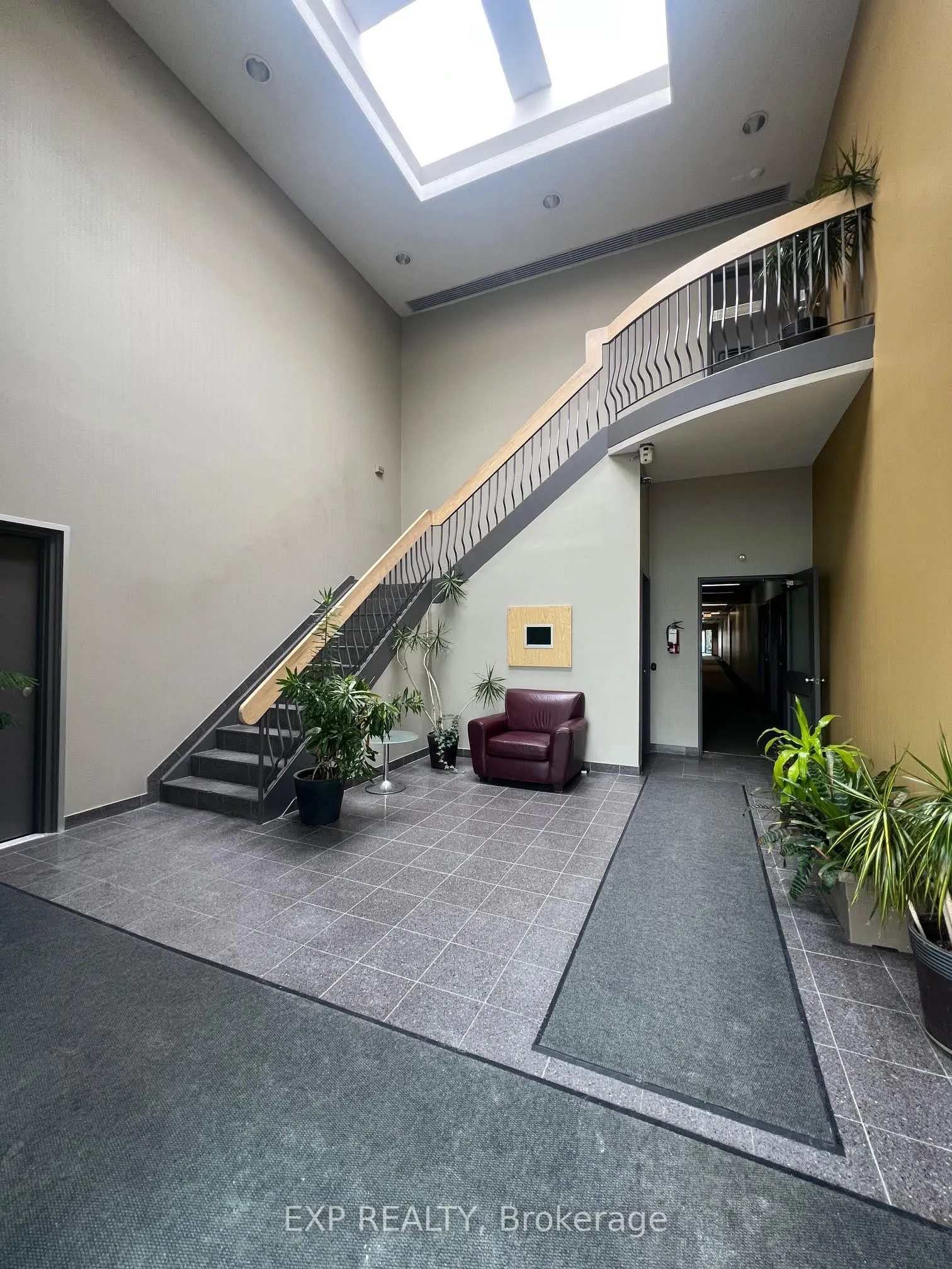 275 Renfrew Drive, #209