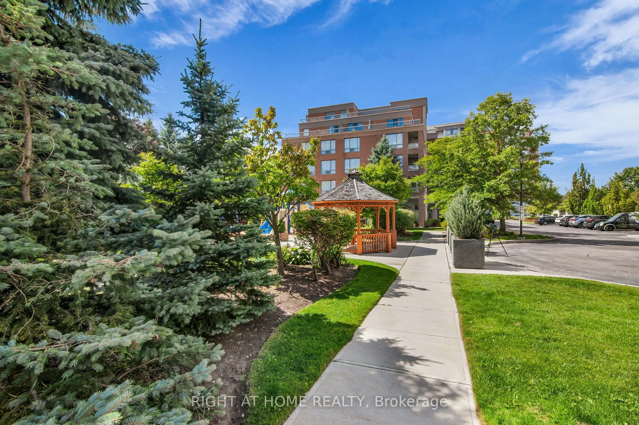 29 Northern Hts Drive, #601