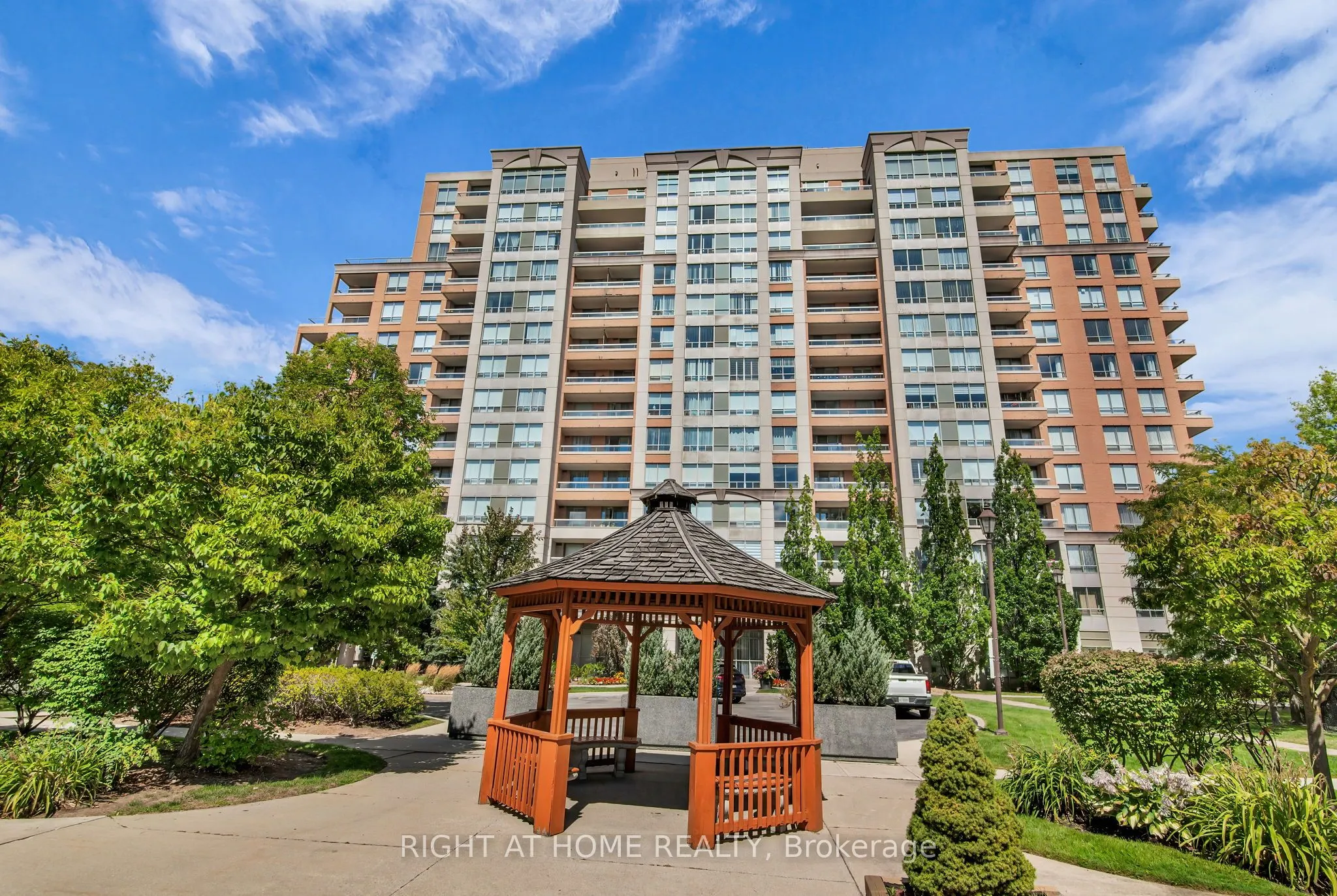 29 Northern Hts Drive, #601