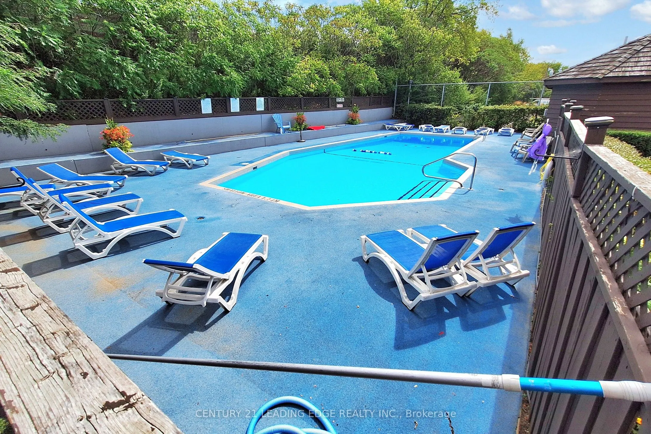 309 Major Mackenzie Drive E, #413