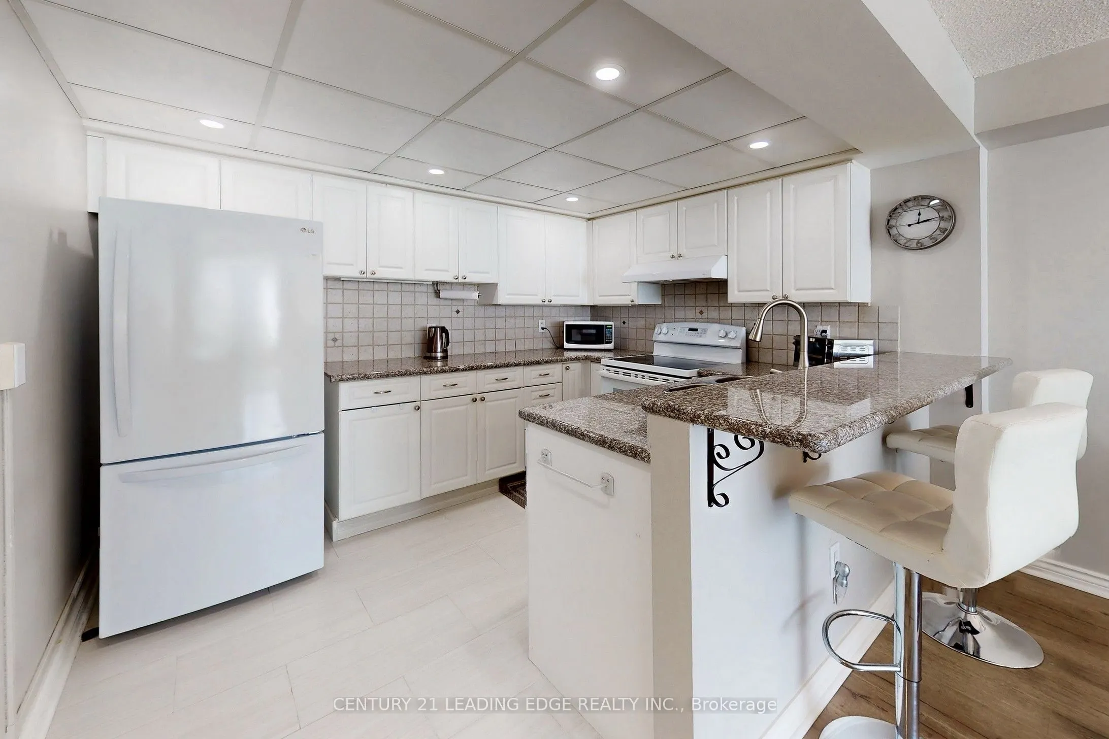 309 Major Mackenzie Drive E, #413
