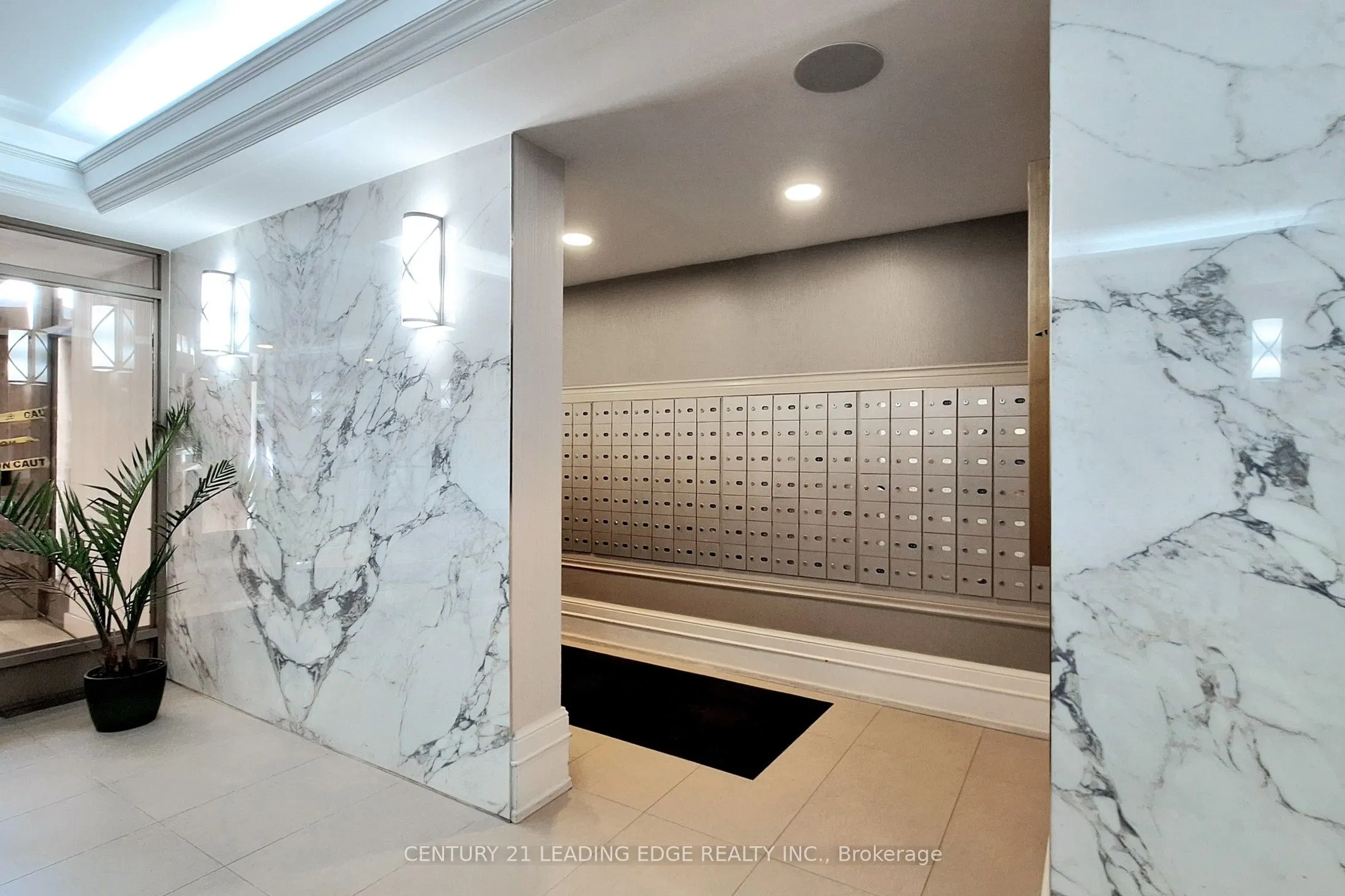 309 Major Mackenzie Drive E, #413